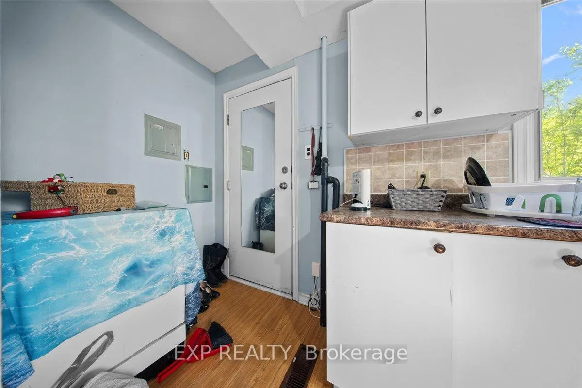 Photo 3 of 208 Montfort Street, Ottawa, Vanier — HOMEH