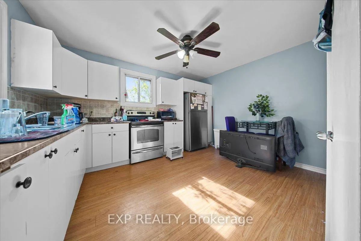 Photo 4 of 208 Montfort Street, Ottawa, Vanier — HOMEH