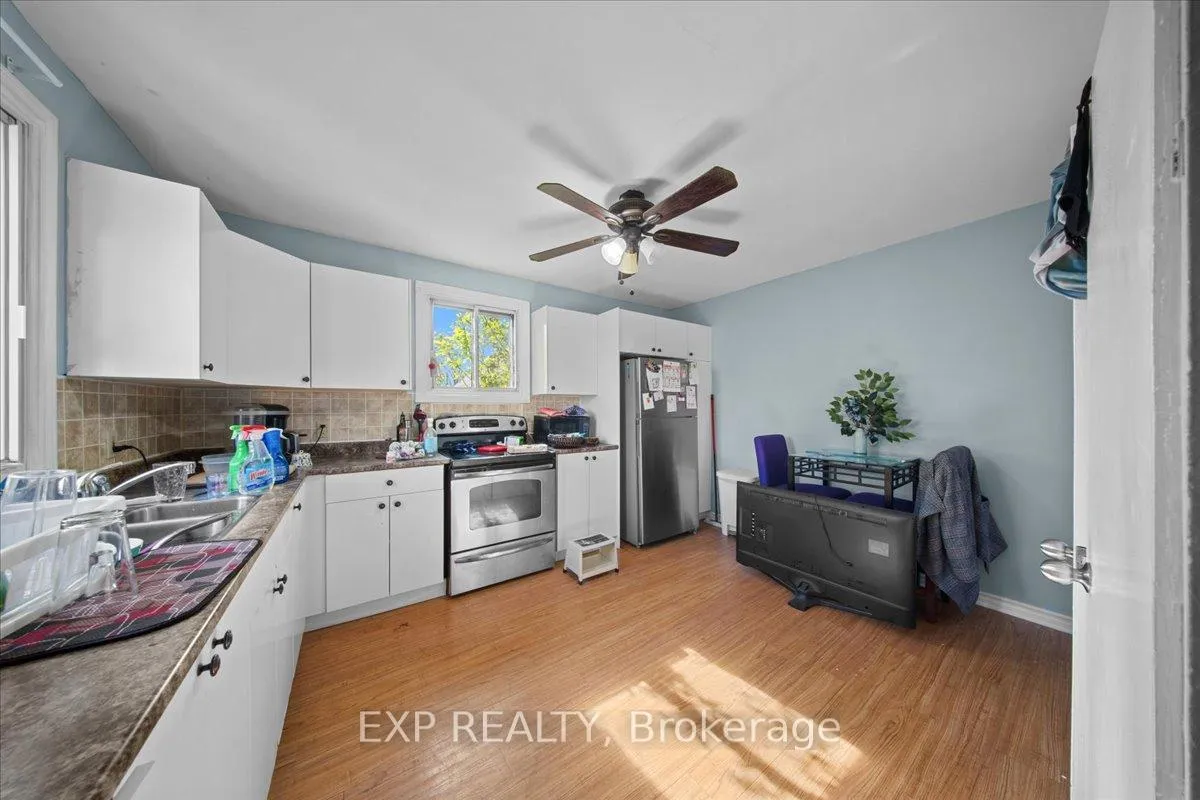 Photo 6 of 208 Montfort Street, Ottawa, Vanier — HOMEH
