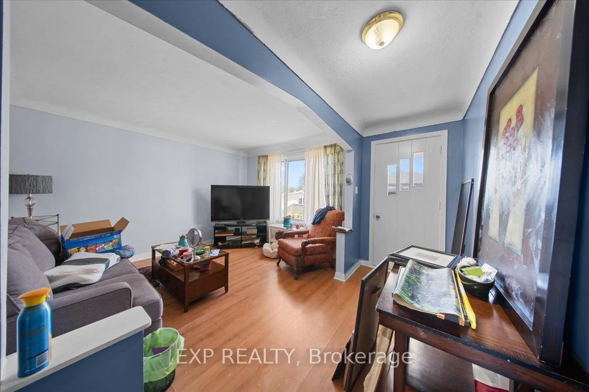 Photo 8 of 208 Montfort Street, Ottawa, Vanier — HOMEH