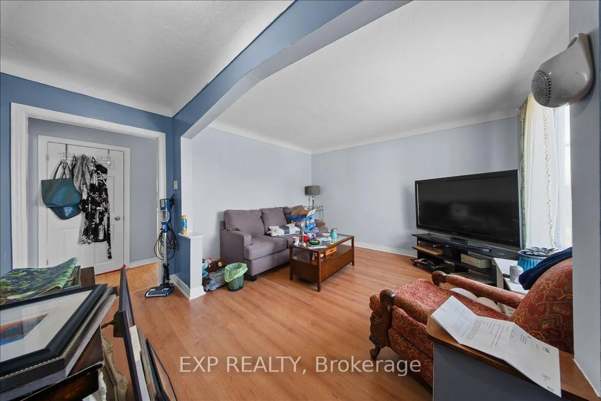 Photo 9 of 208 Montfort Street, Ottawa, Vanier — HOMEH