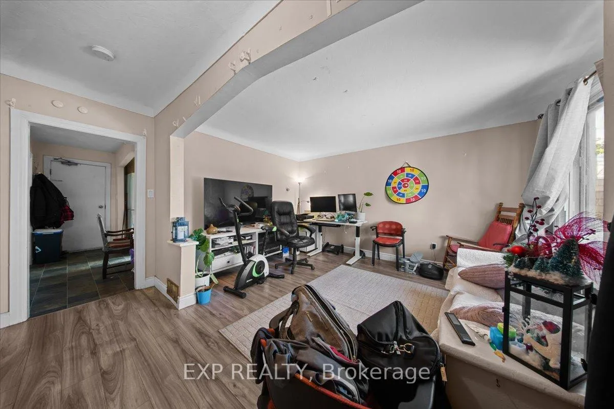 Photo 14 of 208 Montfort Street, Ottawa, Vanier — HOMEH