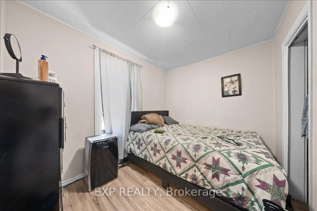 Photo 17 of 208 Montfort Street, Ottawa, Vanier — HOMEH