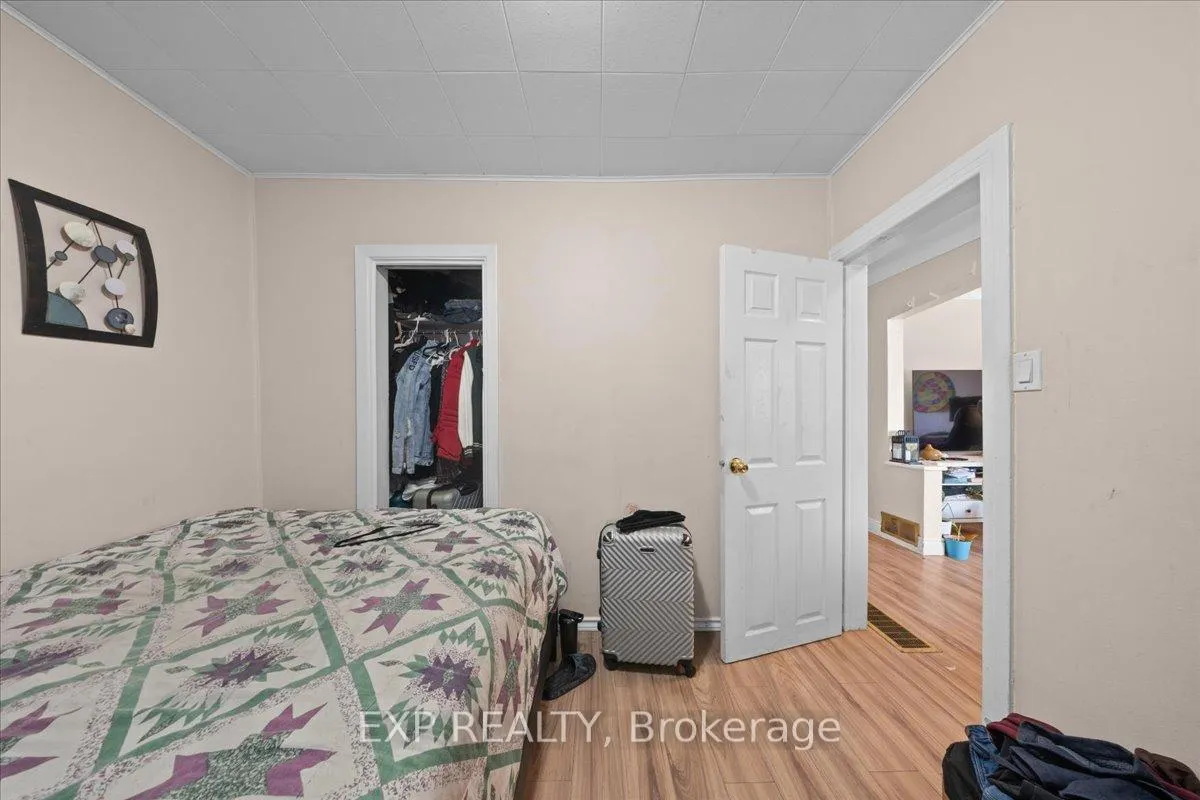 Photo 18 of 208 Montfort Street, Ottawa, Vanier — HOMEH