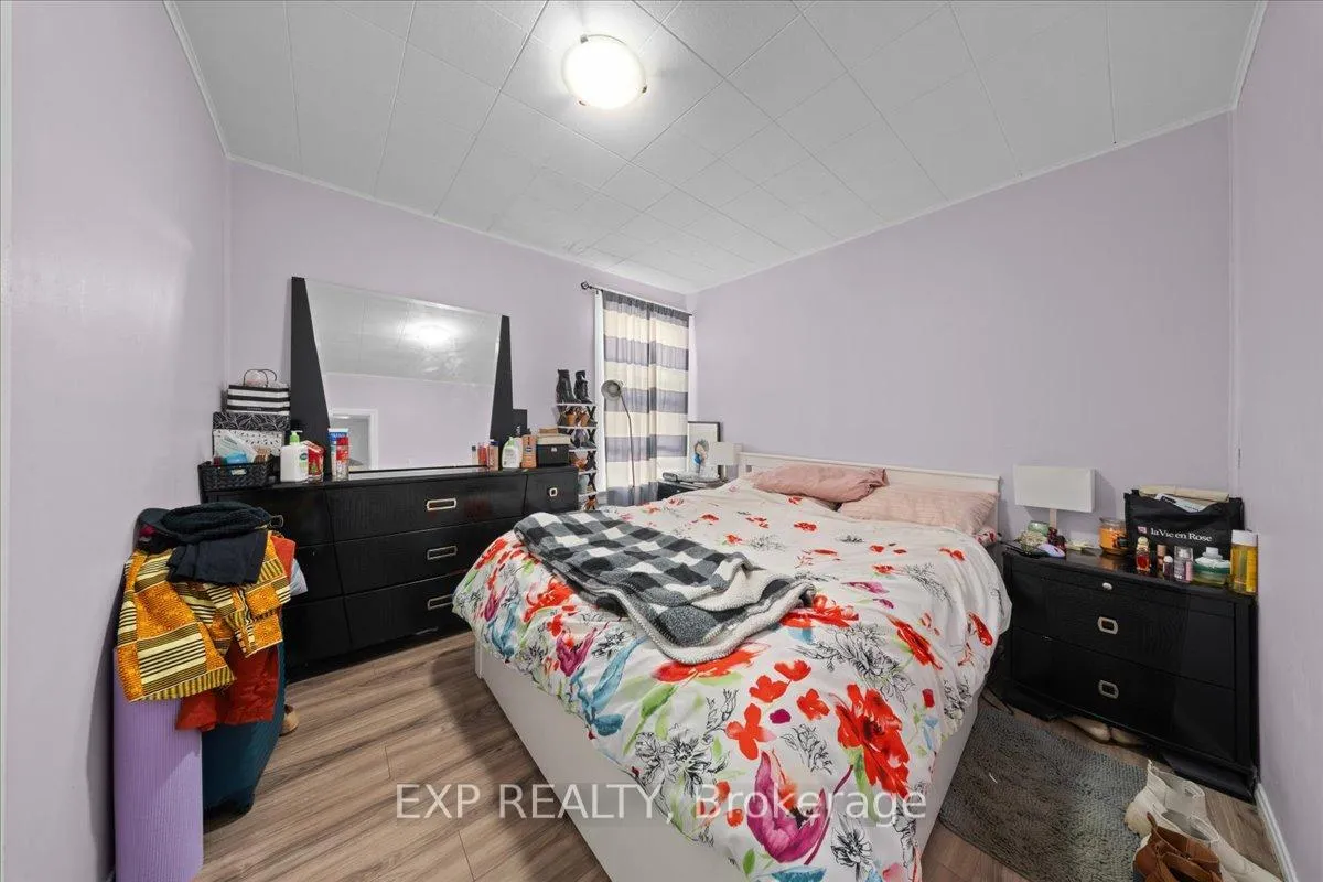 Photo 19 of 208 Montfort Street, Ottawa, Vanier — HOMEH