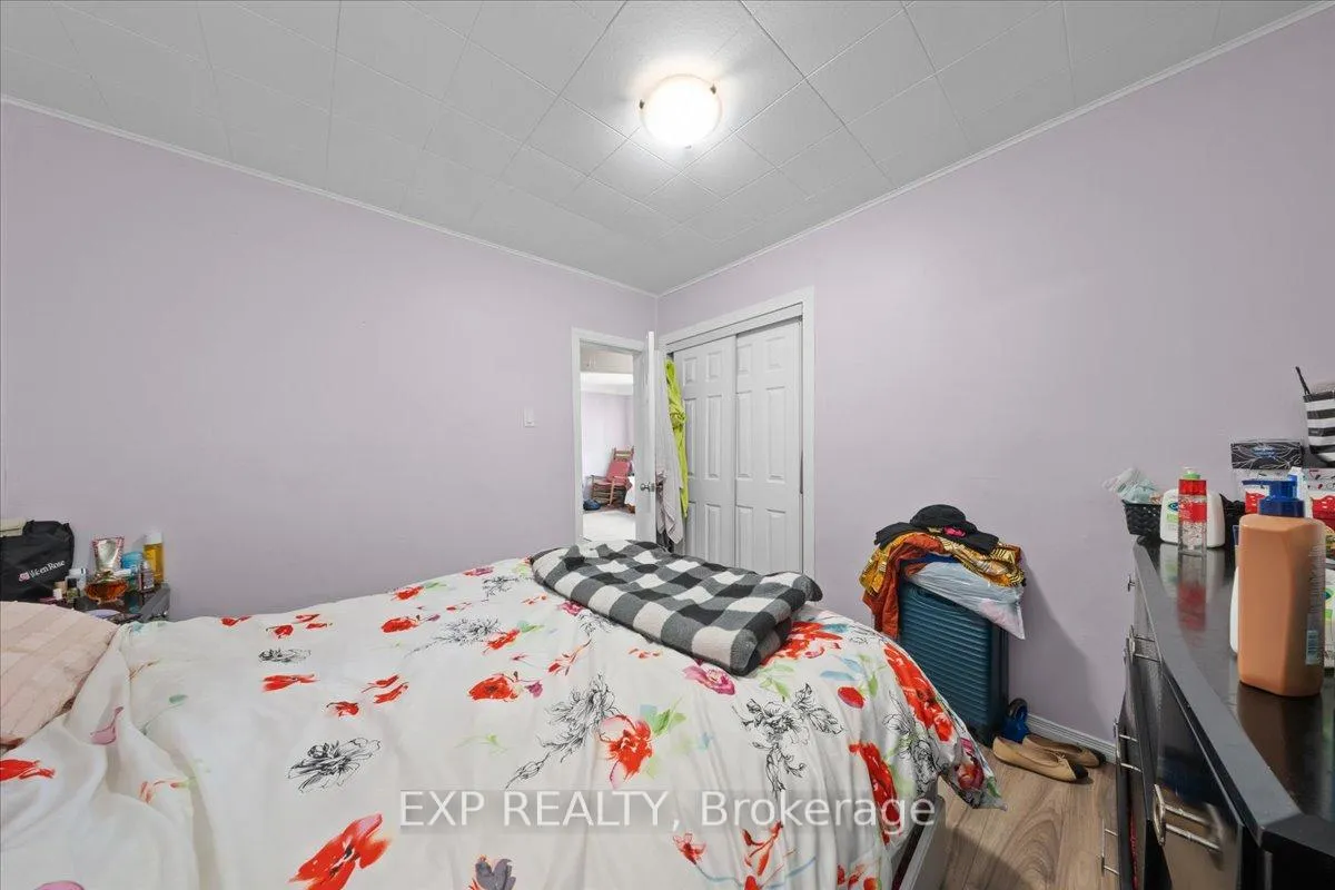 Photo 20 of 208 Montfort Street, Ottawa, Vanier — HOMEH