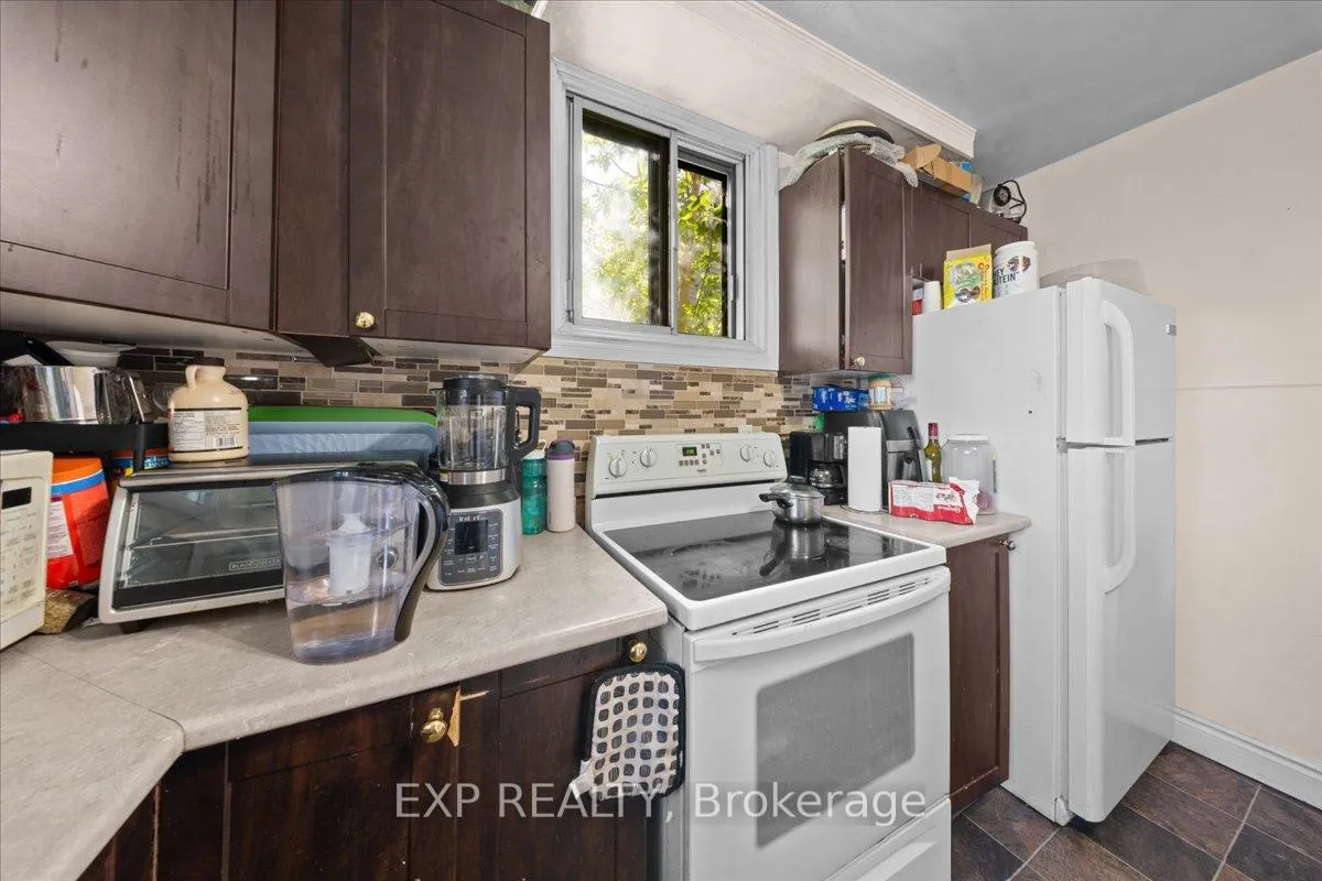 Photo 24 of 208 Montfort Street, Ottawa, Vanier — HOMEH