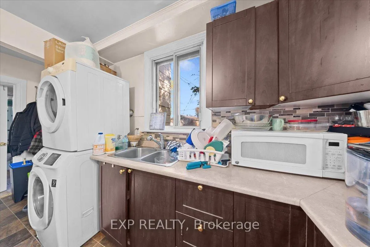 Photo 25 of 208 Montfort Street, Ottawa, Vanier — HOMEH