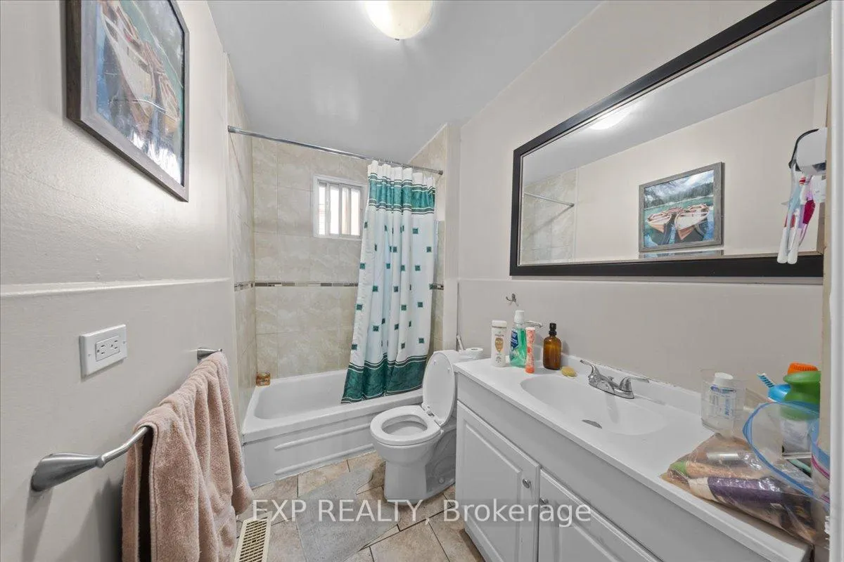 Photo 27 of 208 Montfort Street, Ottawa, Vanier — HOMEH