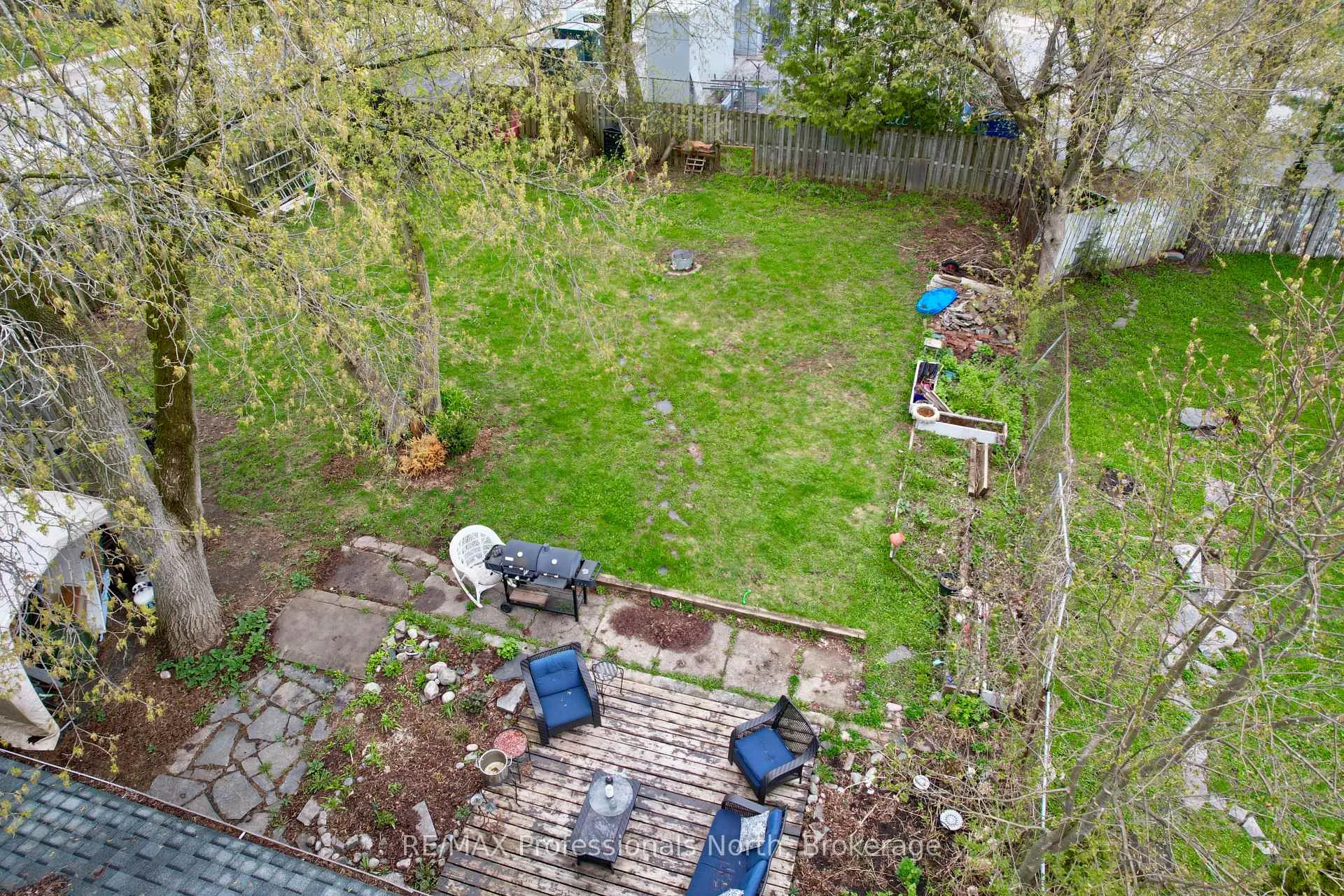 Photo 5 of 209 Dill St Street, Bracebridge, Macaulay — HOMEH