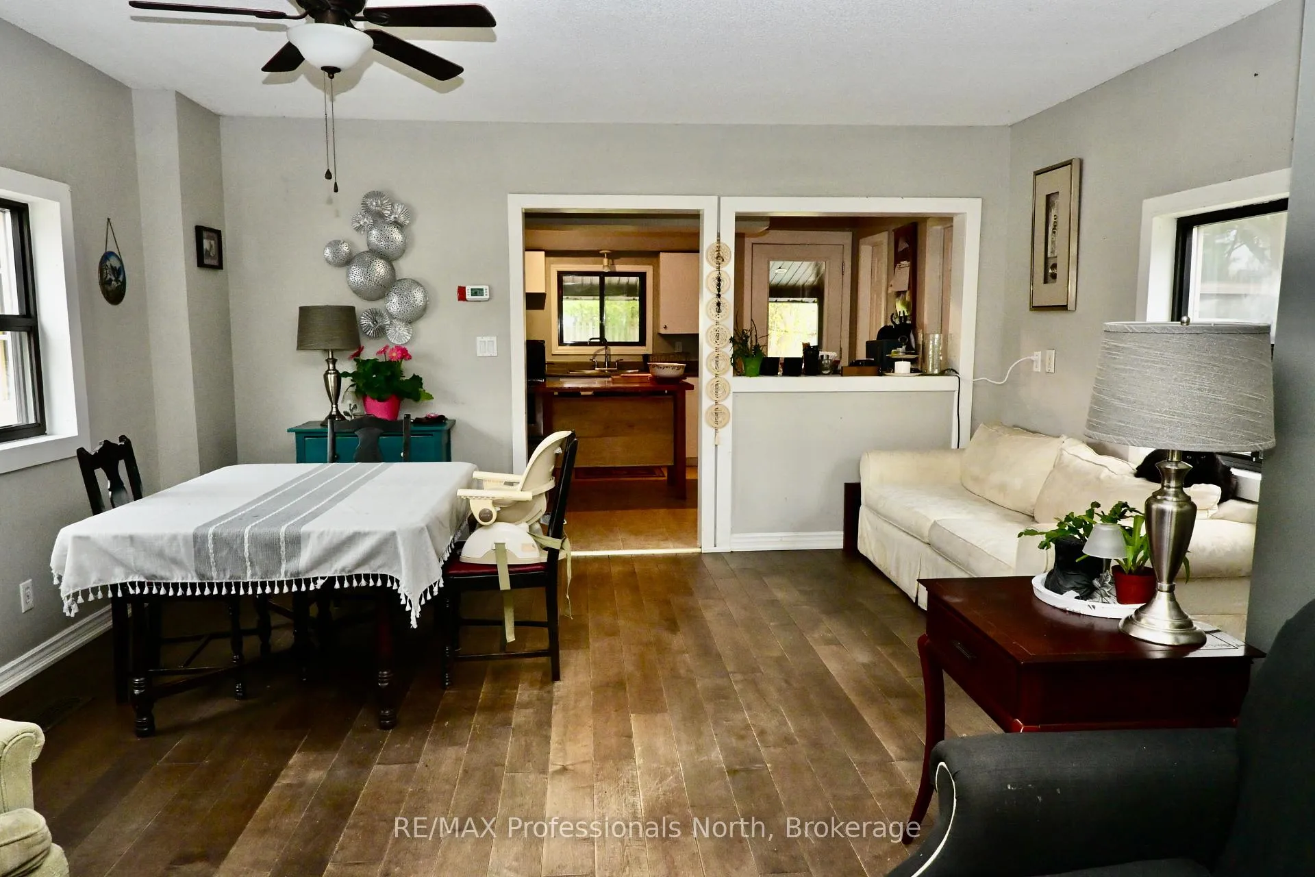 Photo 9 of 209 Dill St Street, Bracebridge, Macaulay — HOMEH