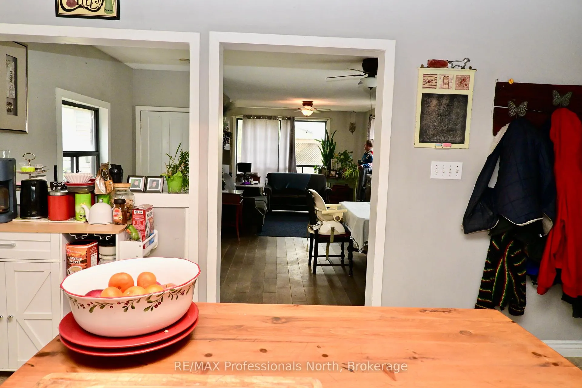 Photo 12 of 209 Dill St Street, Bracebridge, Macaulay — HOMEH