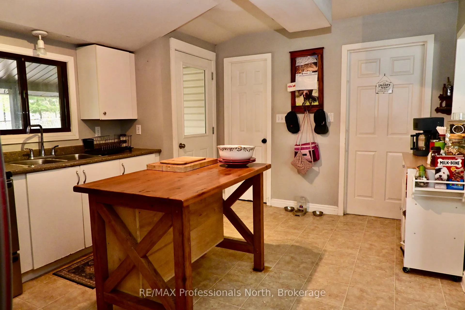 Photo 13 of 209 Dill St Street, Bracebridge, Macaulay — HOMEH