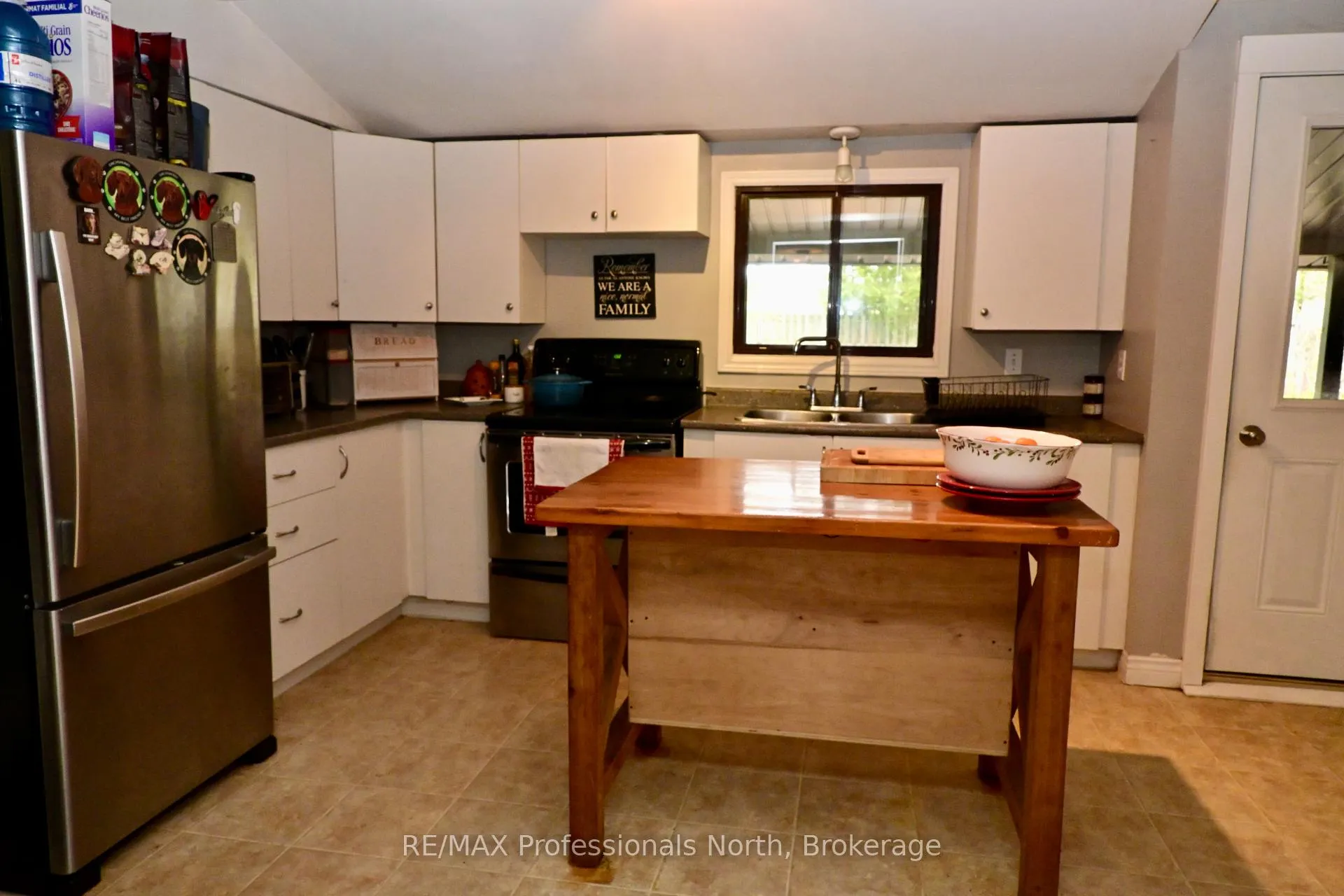 Photo 14 of 209 Dill St Street, Bracebridge, Macaulay — HOMEH