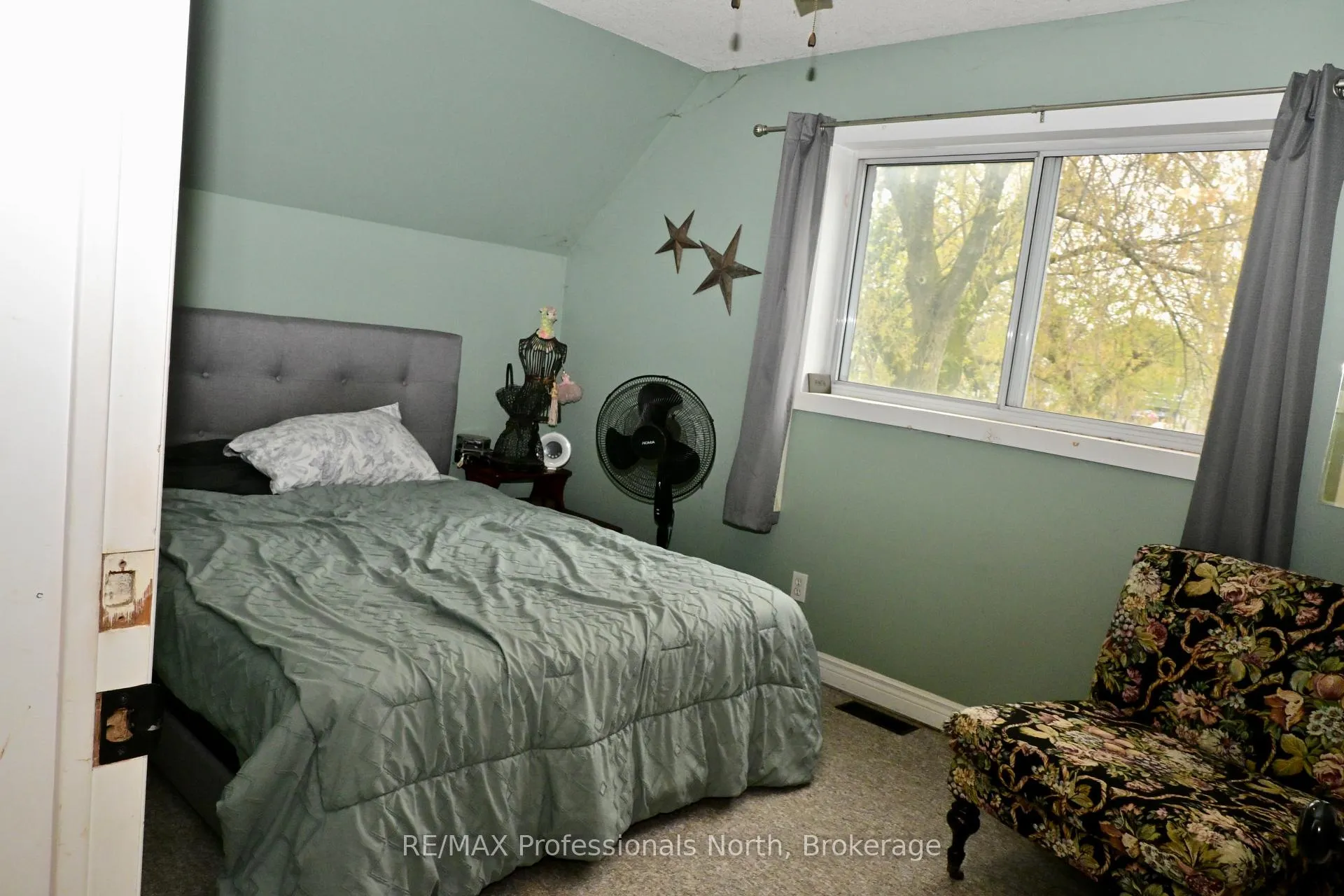 Photo 17 of 209 Dill St Street, Bracebridge, Macaulay — HOMEH