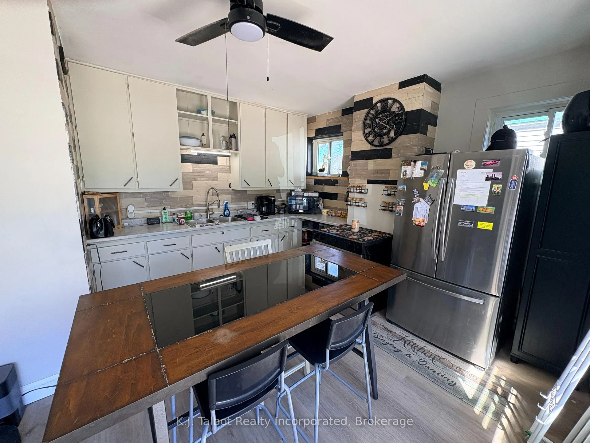 Photo 4 of 103 Bruce Street E, Goderich, Goderich (Town) — HOMEH