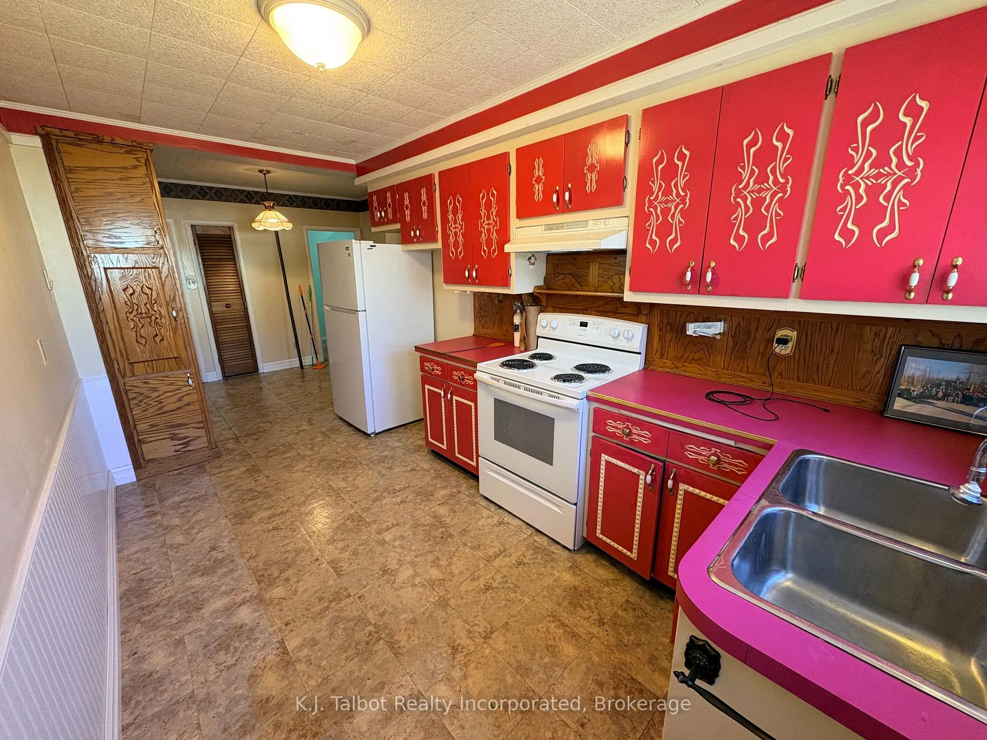 Photo 17 of 103 Bruce Street E, Goderich, Goderich (Town) — HOMEH