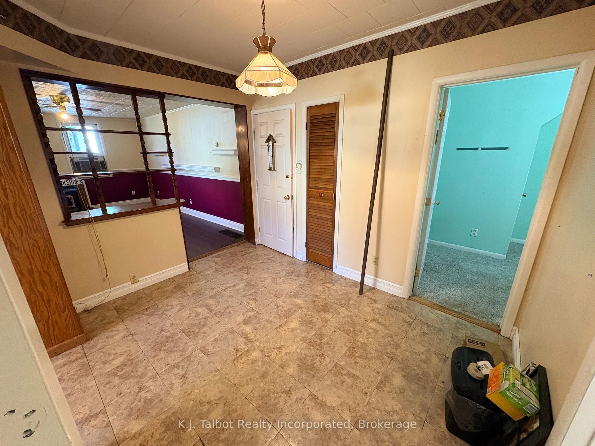 Photo 18 of 103 Bruce Street E, Goderich, Goderich (Town) — HOMEH
