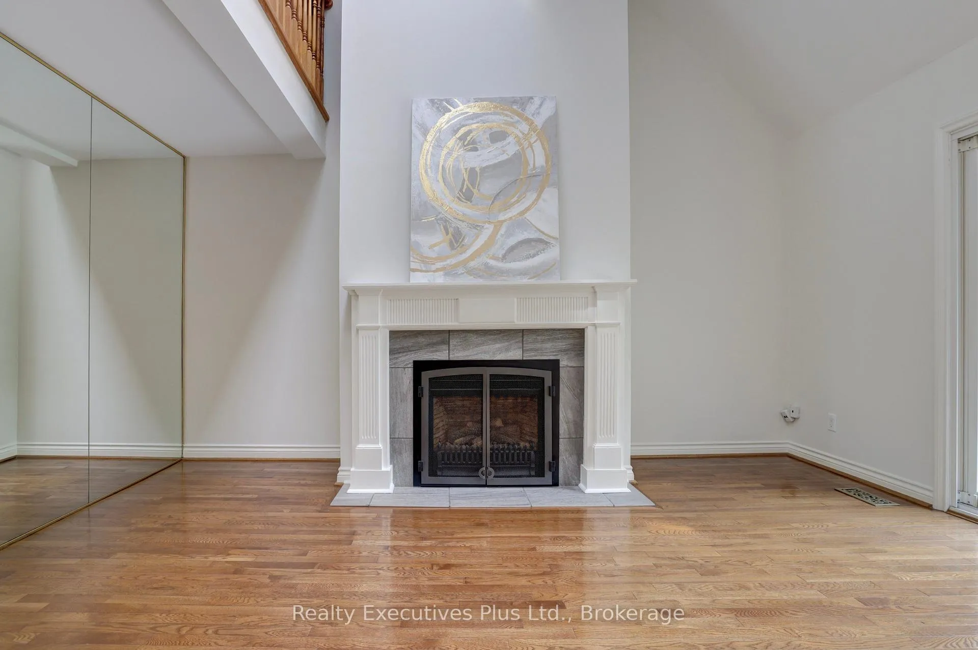 Photo 11 of 463 Blathwayte Lane, Burlington, Brant — HOMEH