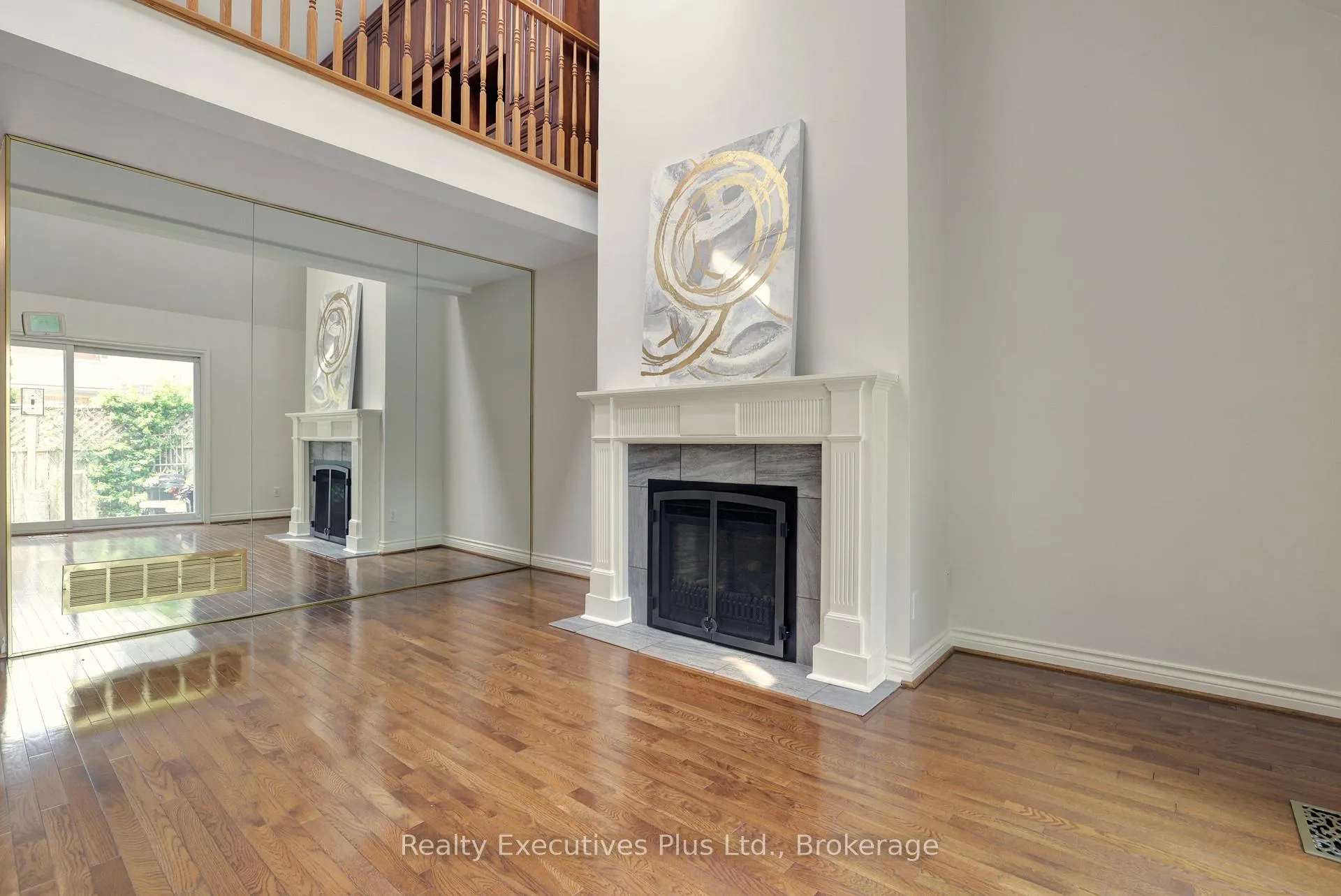 Photo 12 of 463 Blathwayte Lane, Burlington, Brant — HOMEH