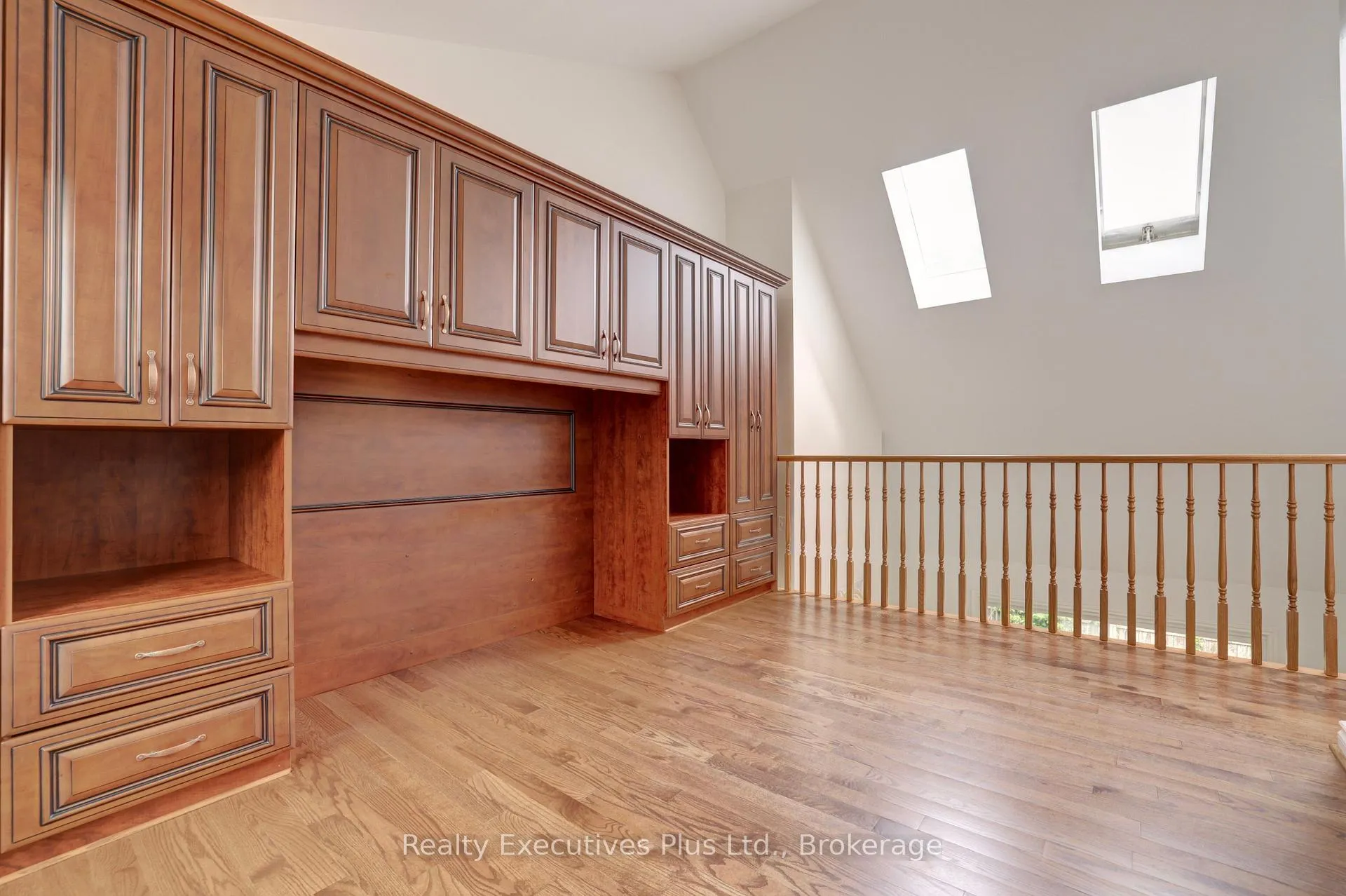 Photo 23 of 463 Blathwayte Lane, Burlington, Brant — HOMEH