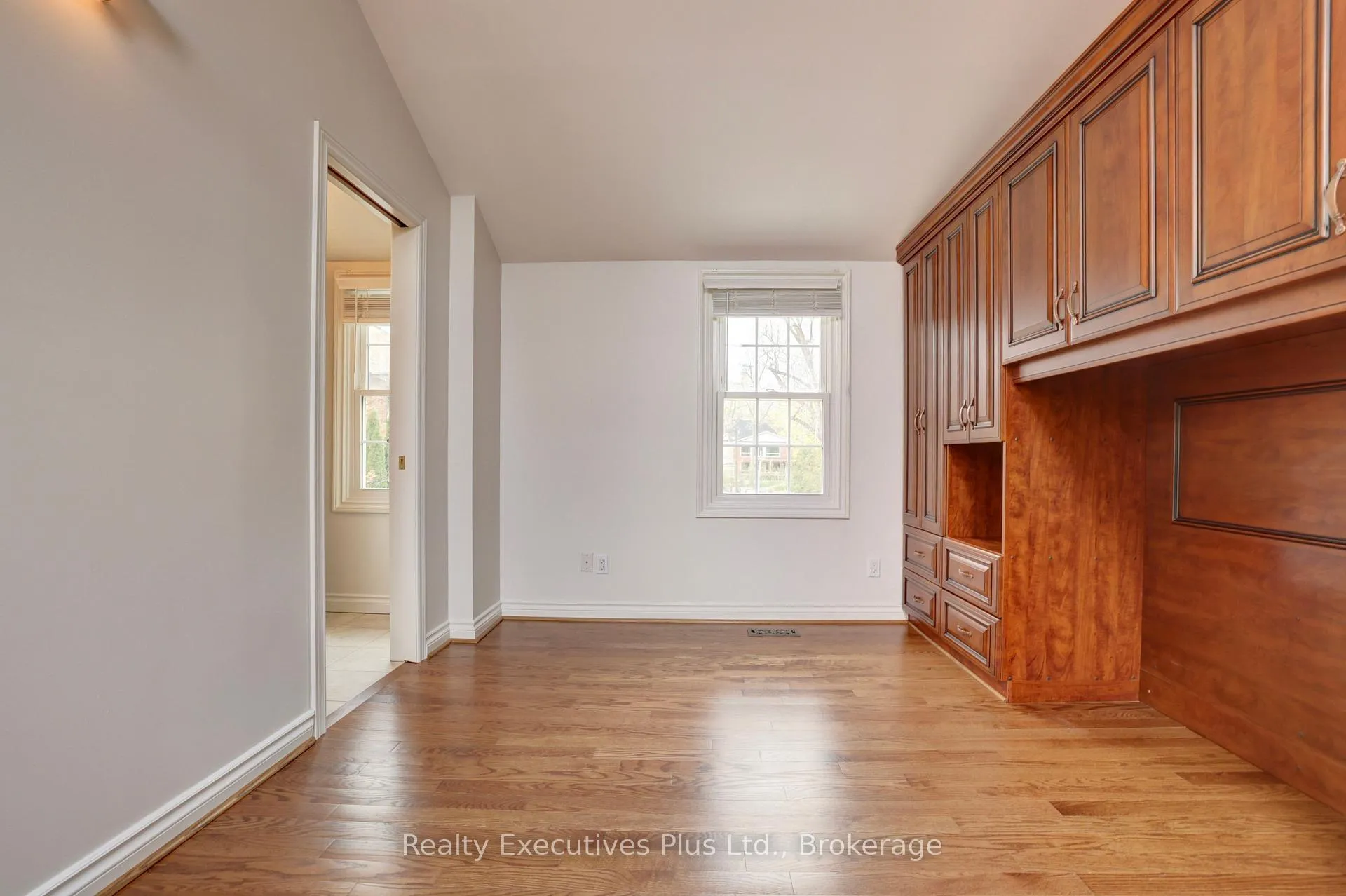 Photo 26 of 463 Blathwayte Lane, Burlington, Brant — HOMEH