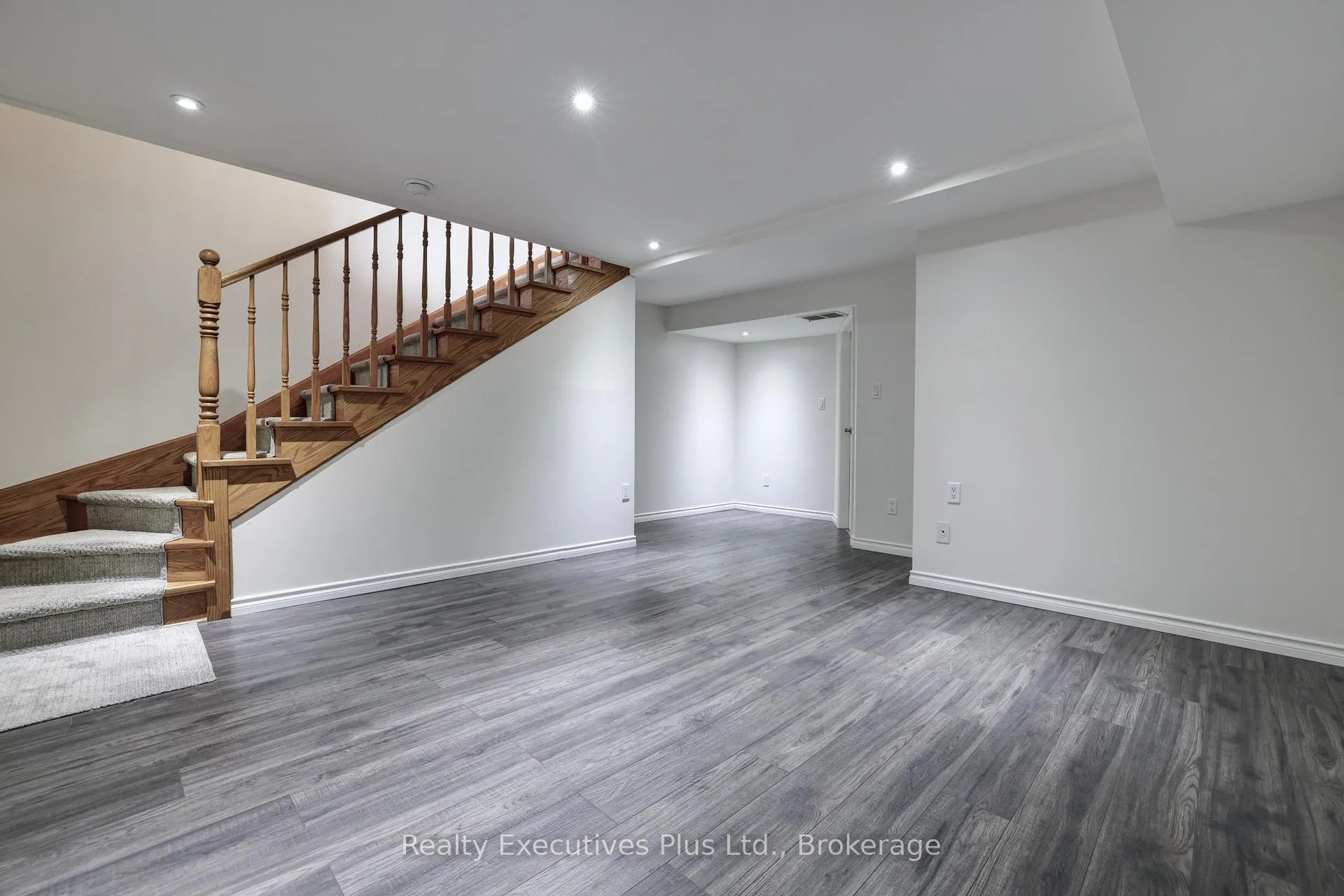 Photo 29 of 463 Blathwayte Lane, Burlington, Brant — HOMEH