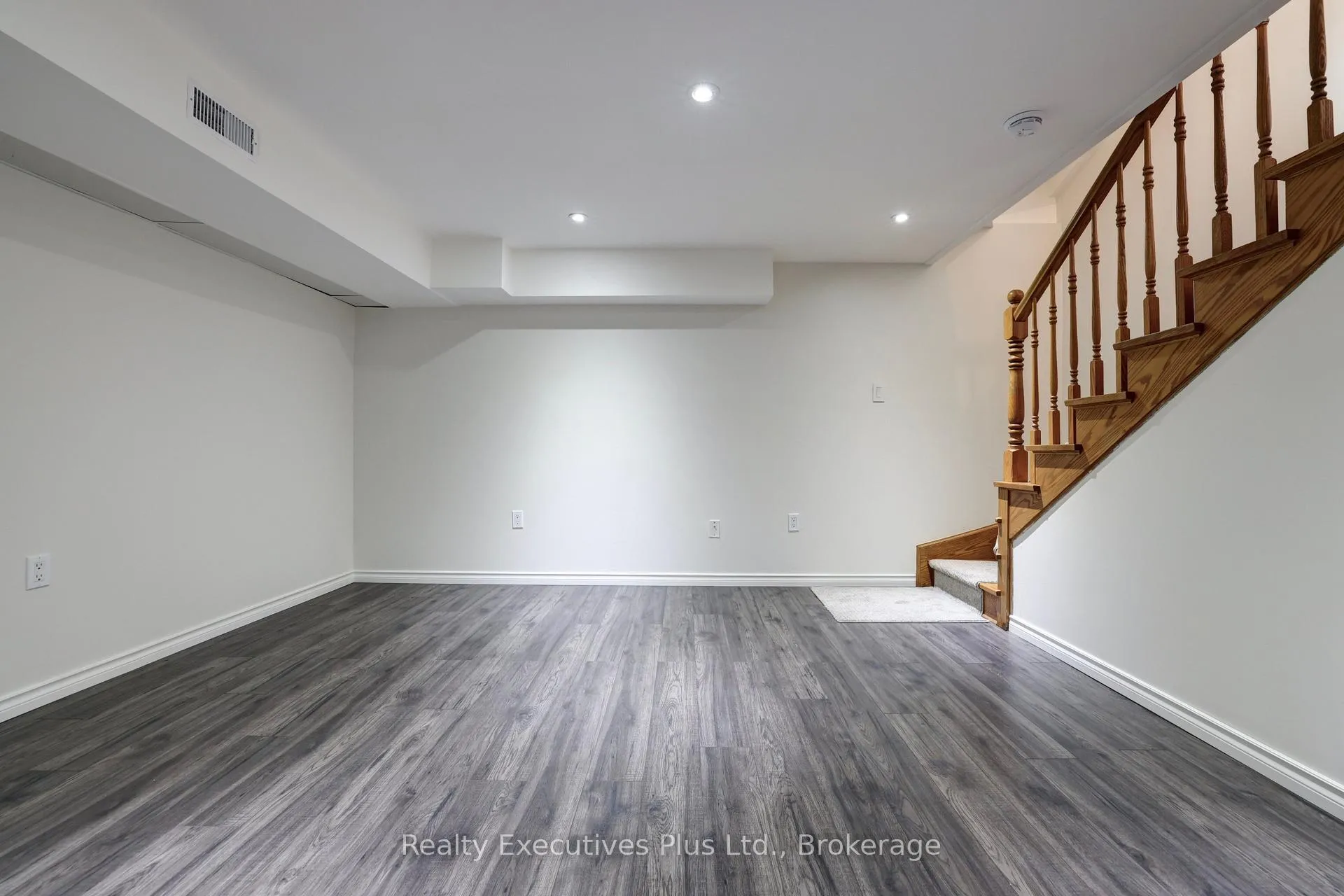 Photo 30 of 463 Blathwayte Lane, Burlington, Brant — HOMEH