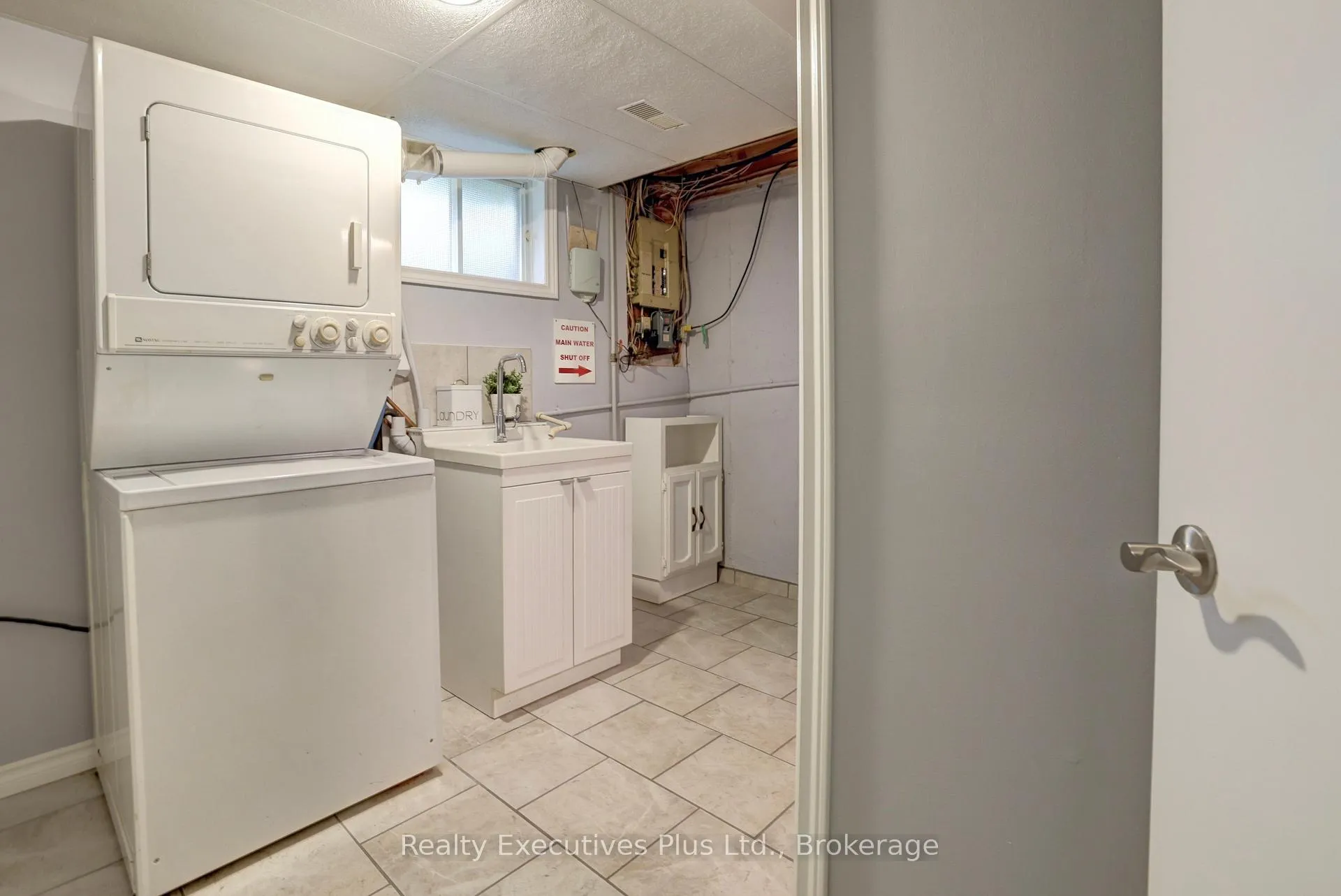 Photo 33 of 463 Blathwayte Lane, Burlington, Brant — HOMEH