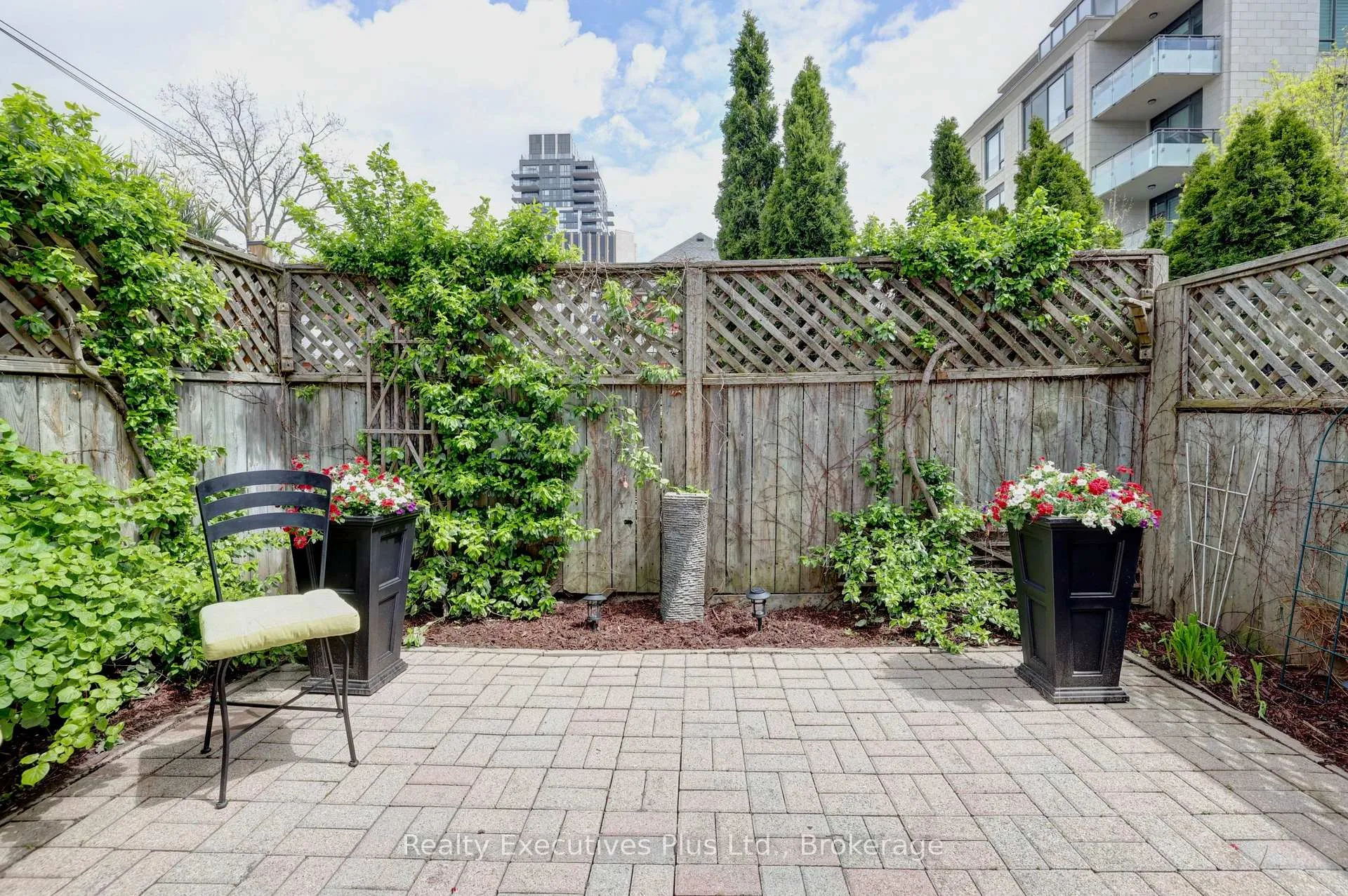 Photo 35 of 463 Blathwayte Lane, Burlington, Brant — HOMEH