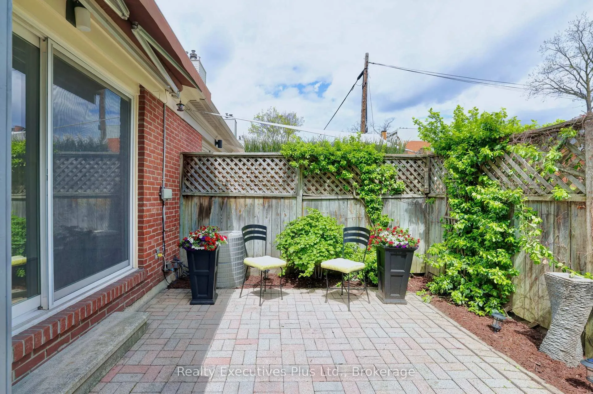 Photo 37 of 463 Blathwayte Lane, Burlington, Brant — HOMEH