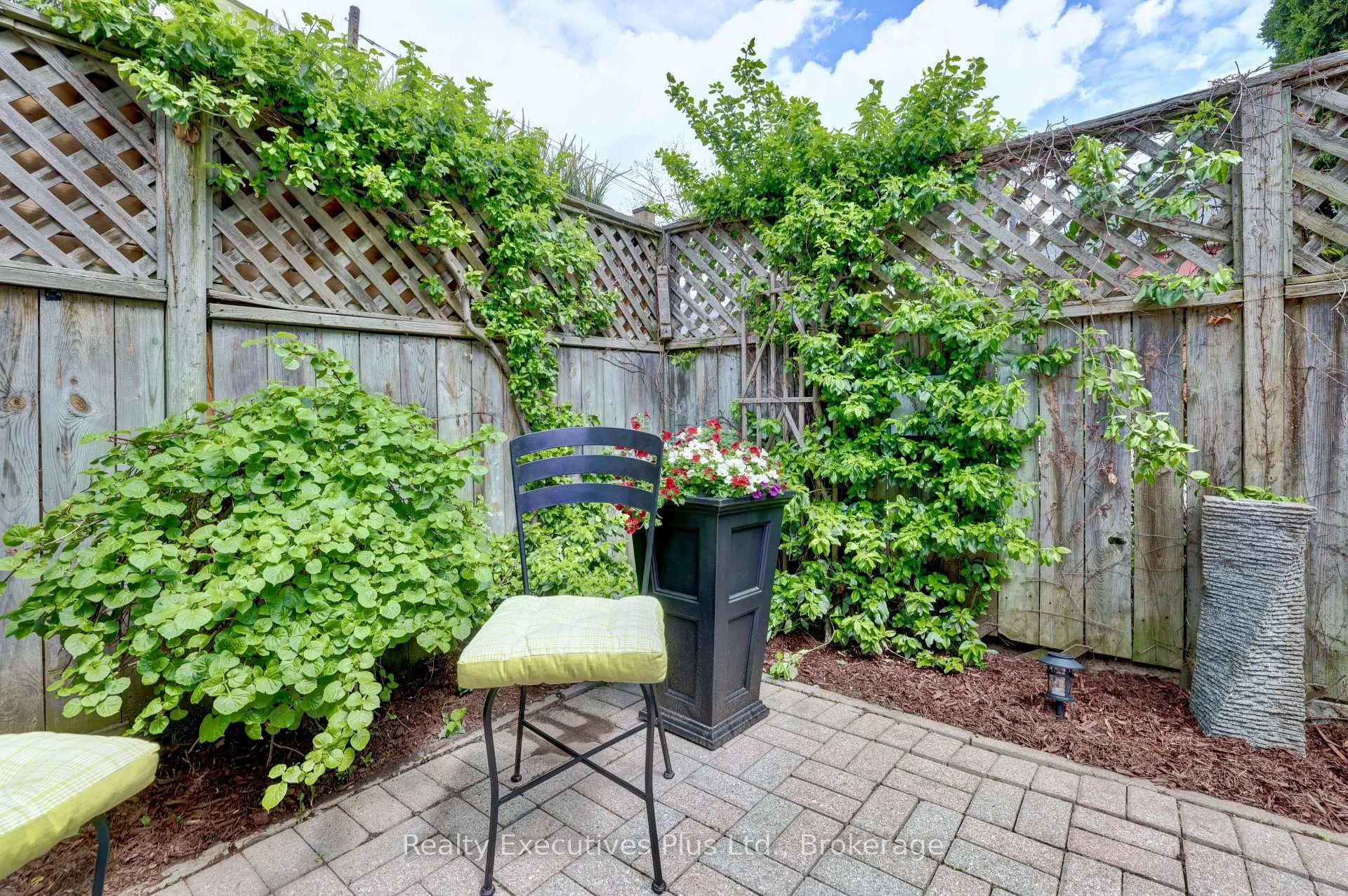 Photo 38 of 463 Blathwayte Lane, Burlington, Brant — HOMEH