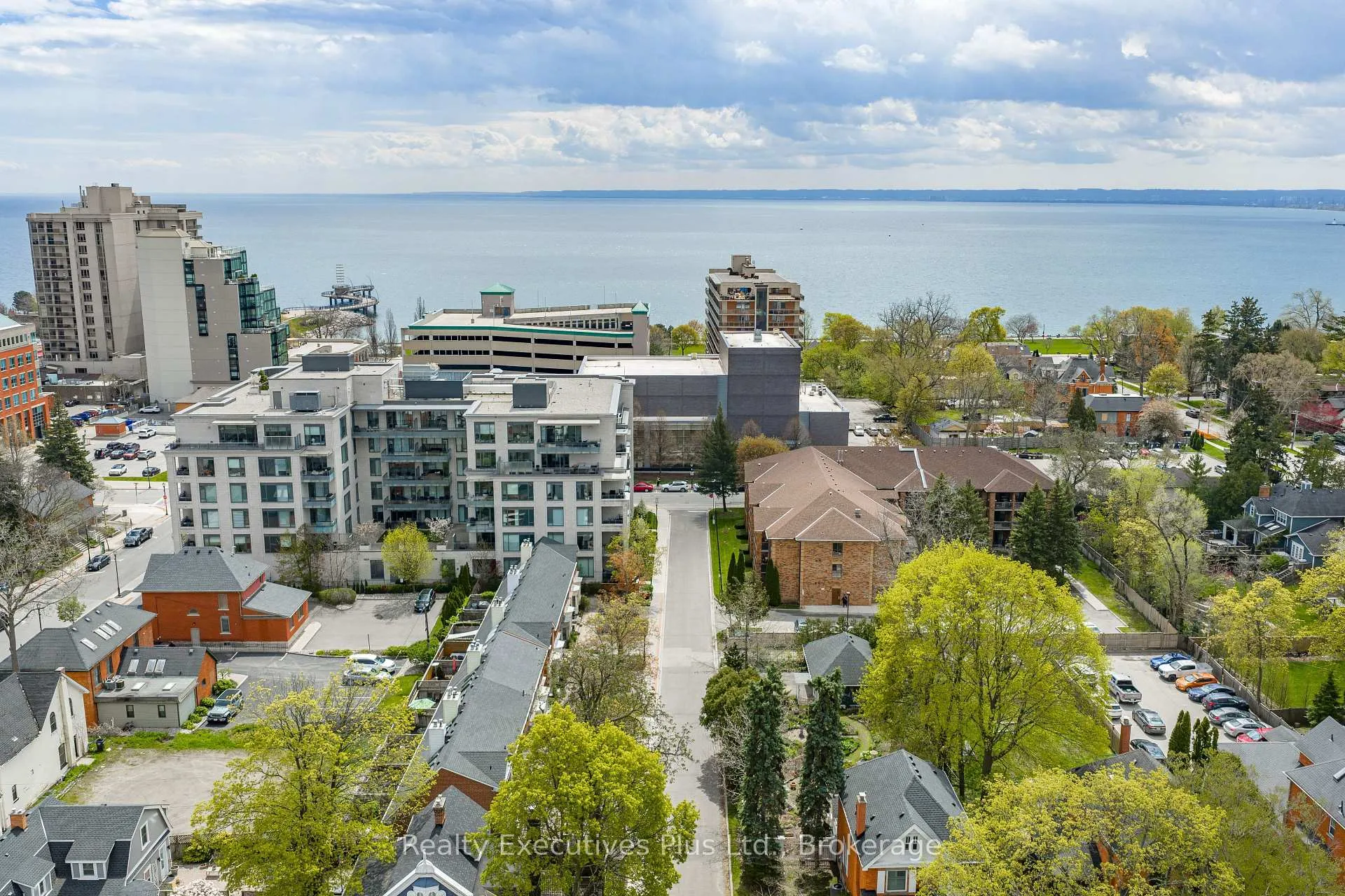 Photo 44 of 463 Blathwayte Lane, Burlington, Brant — HOMEH