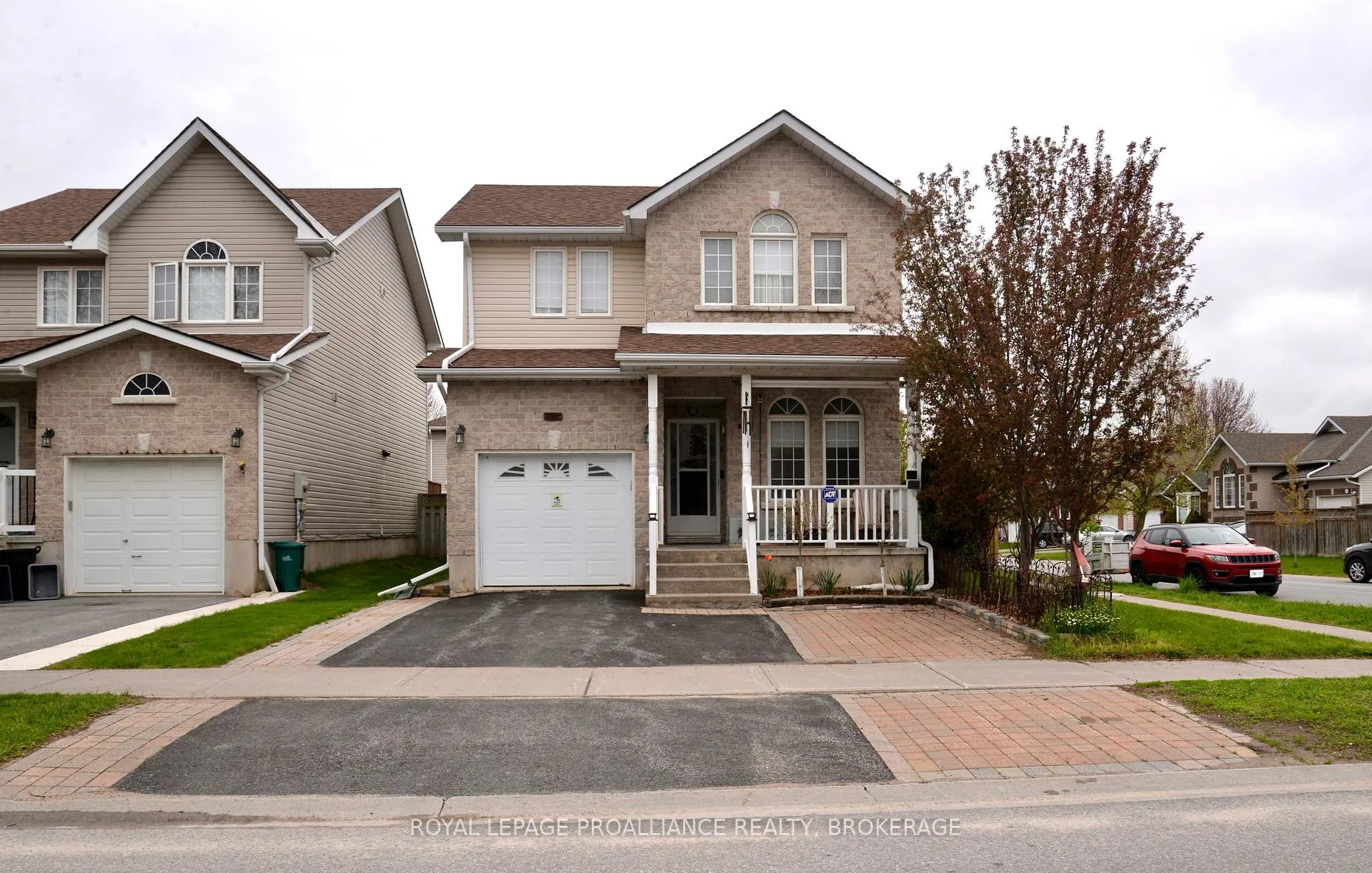 Photo 1 of 1031 Rainbow Crescent, Kingston, Kingston East (Incl Barret Crt) — HOMEH