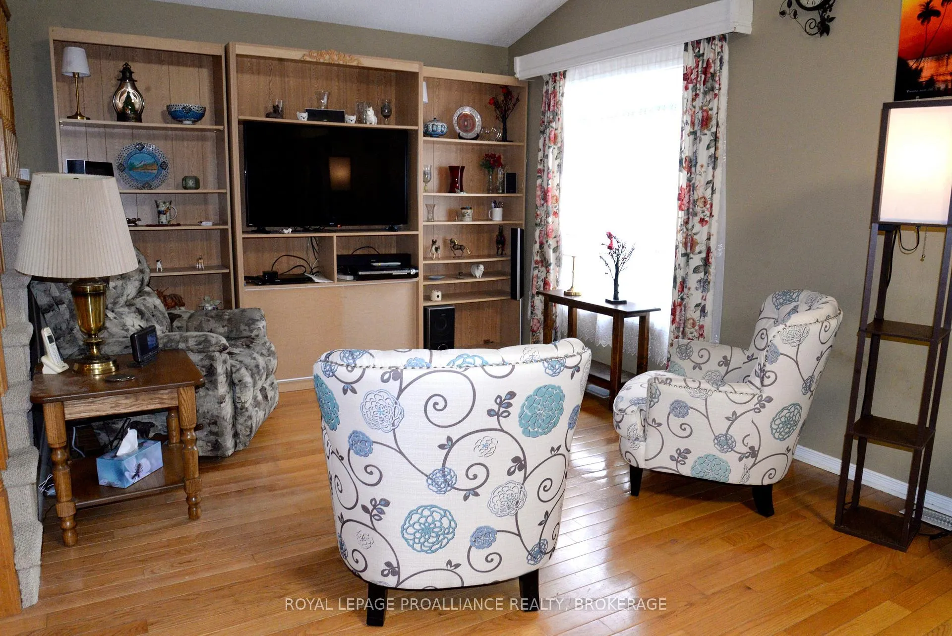 Photo 12 of 1031 Rainbow Crescent, Kingston, Kingston East (Incl Barret Crt) — HOMEH