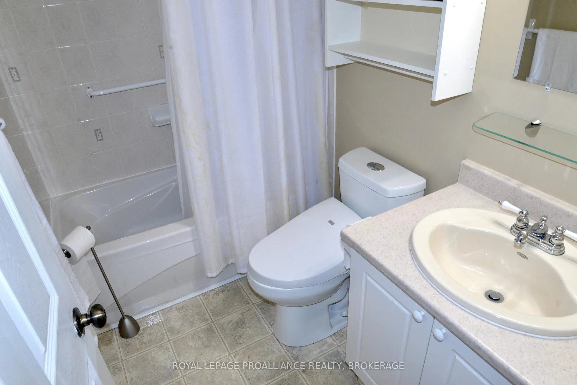 Photo 19 of 1031 Rainbow Crescent, Kingston, Kingston East (Incl Barret Crt) — HOMEH