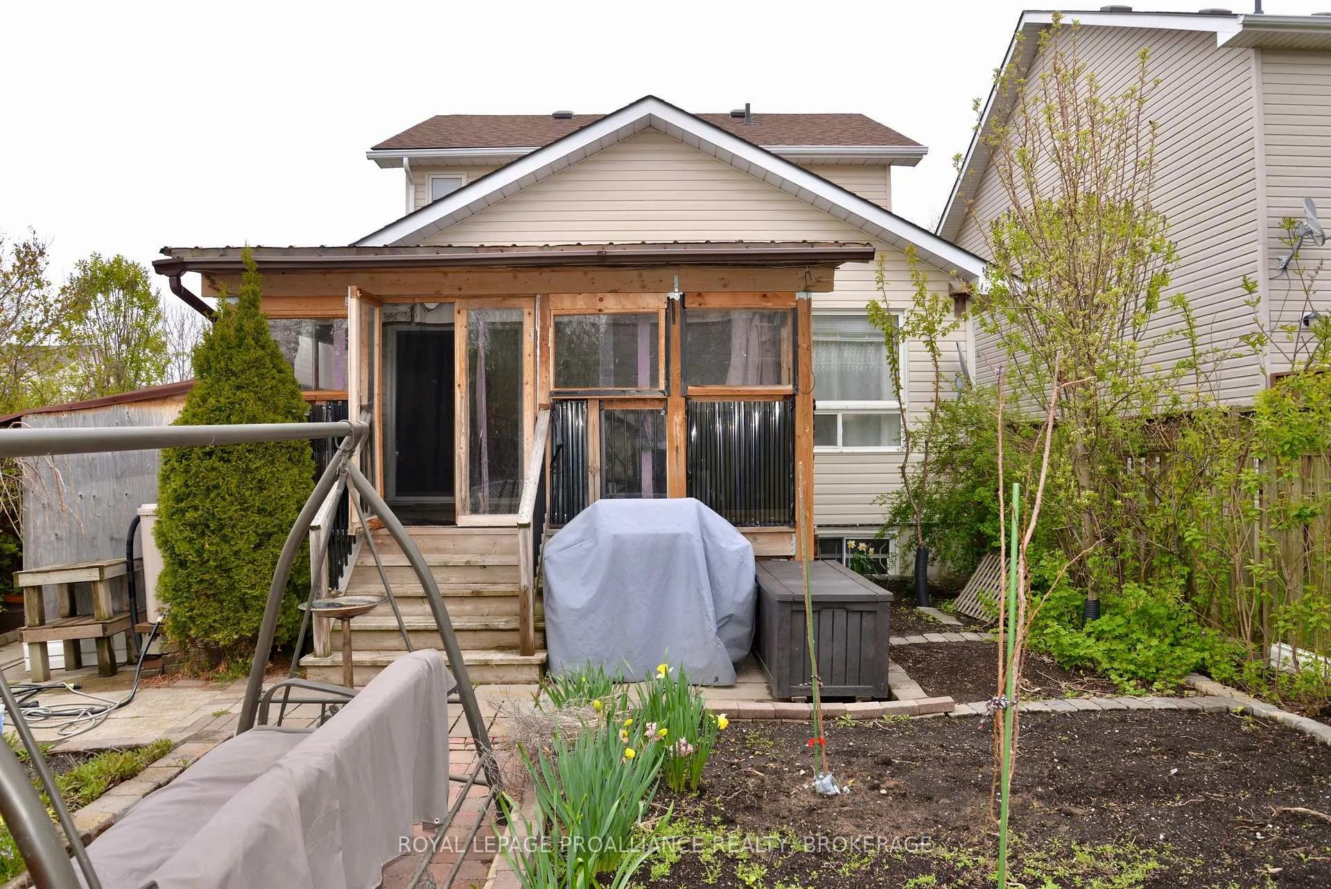Photo 37 of 1031 Rainbow Crescent, Kingston, Kingston East (Incl Barret Crt) — HOMEH