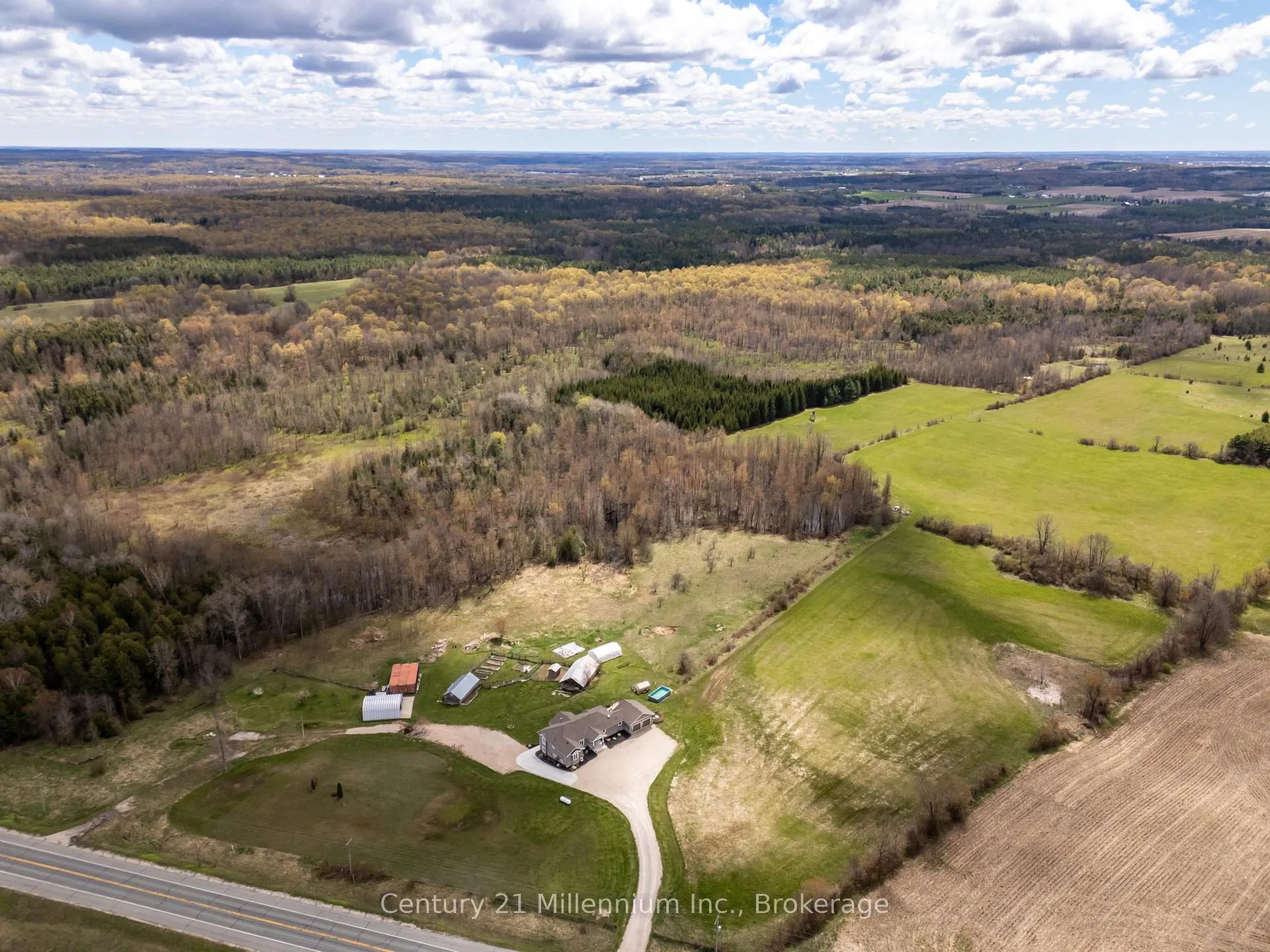 Photo 3 of 316424 Highway 6, Chatsworth — HOMEH