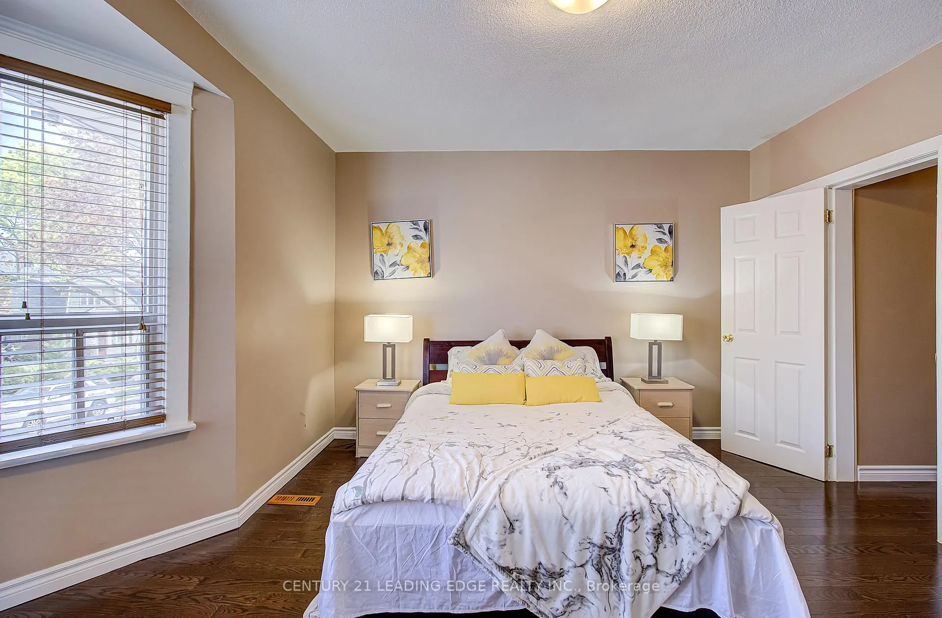 Photo 18 of 106 Parkmount Road, Toronto, Greenwood-Coxwell — HOMEH