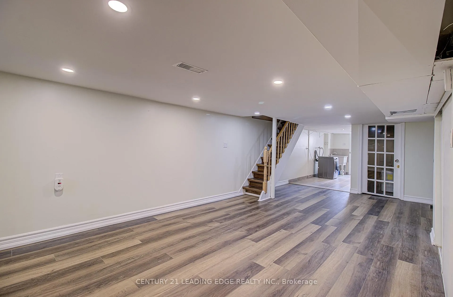 Photo 31 of 106 Parkmount Road, Toronto, Greenwood-Coxwell — HOMEH
