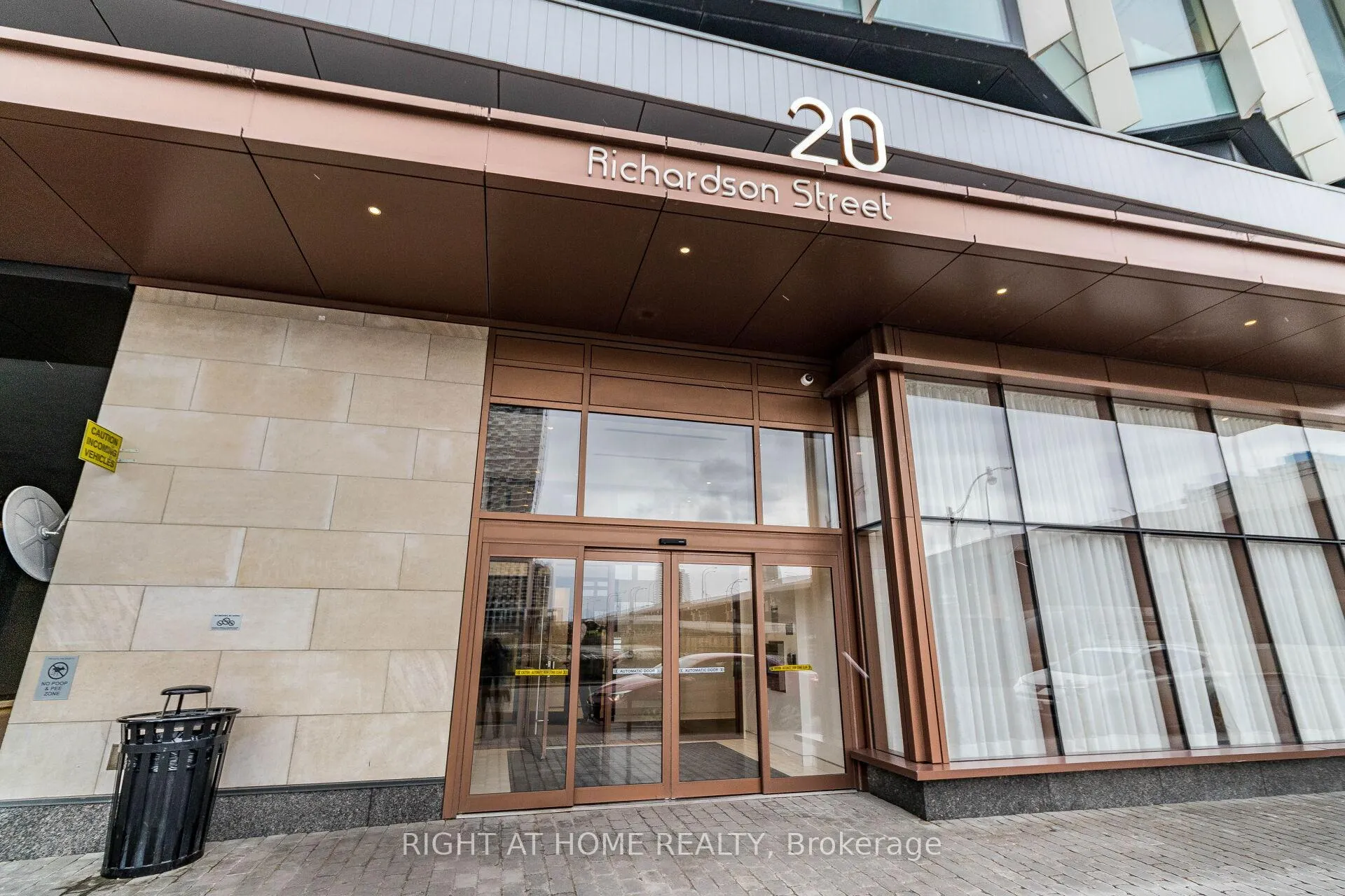 Photo 3 of Unit 3308, 20 Richardson Street, Toronto, Waterfront Communities — HOMEH
