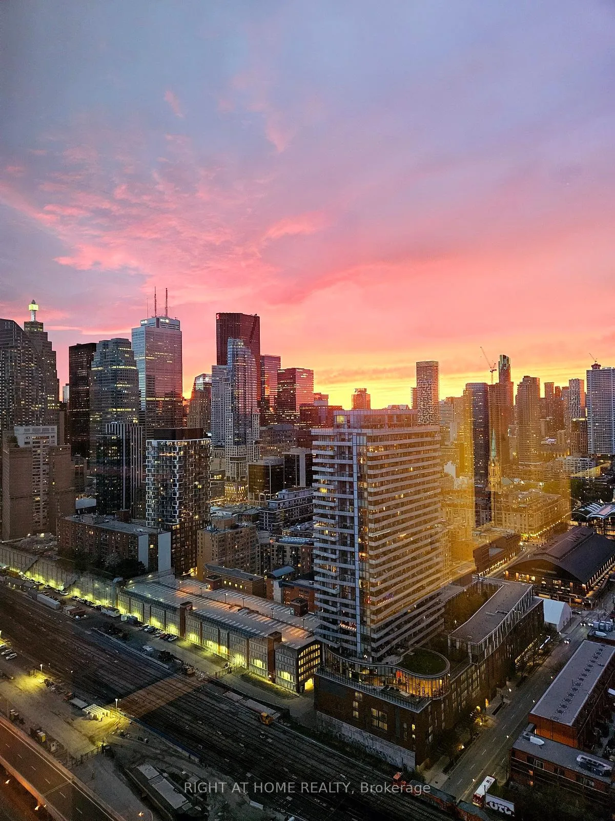 Photo 25 of Unit 3308, 20 Richardson Street, Toronto, Waterfront Communities — HOMEH