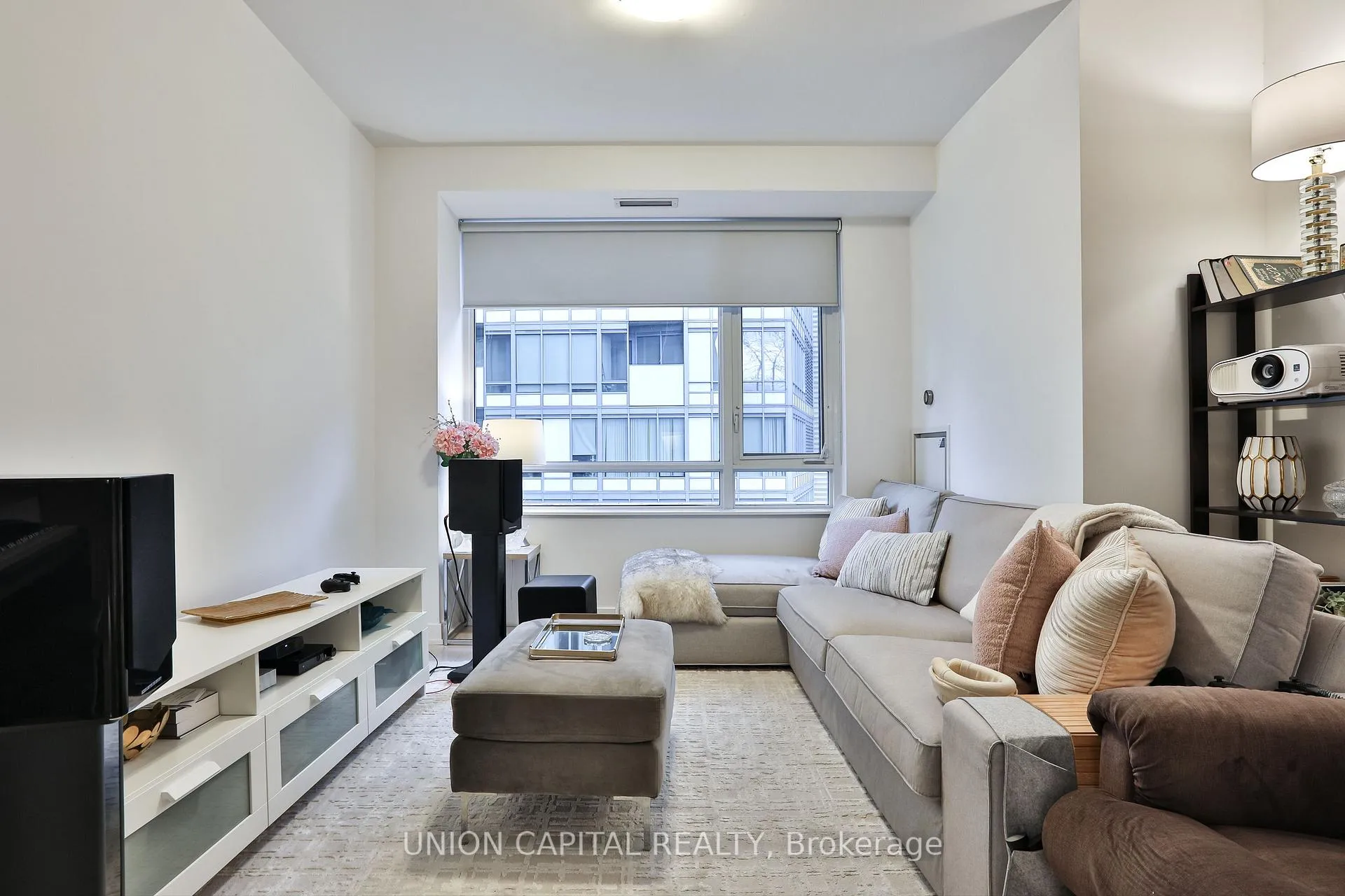 Photo 7 of Unit 404, 1 The Esplanade, Toronto, Waterfront Communities — HOMEH