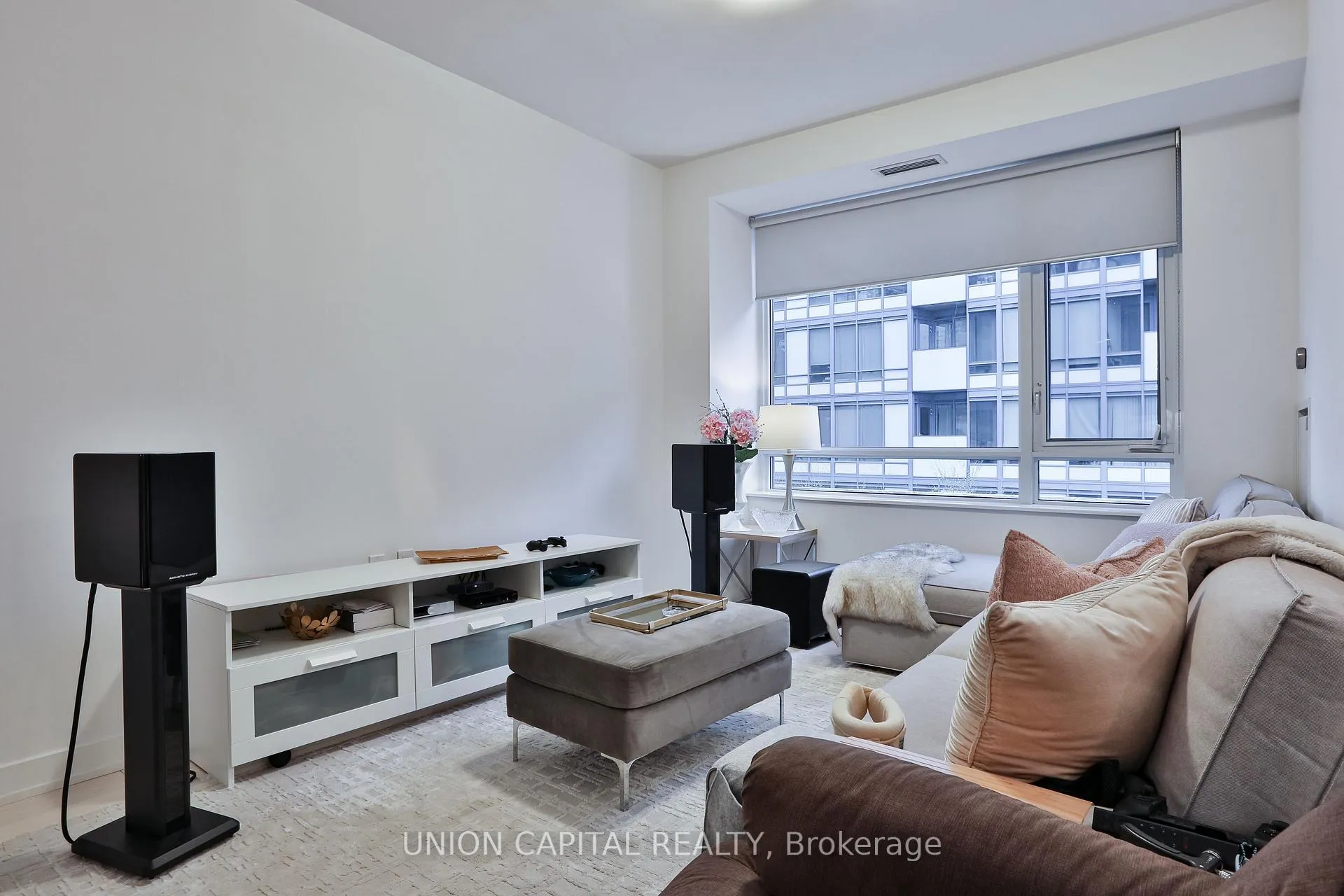 Photo 8 of Unit 404, 1 The Esplanade, Toronto, Waterfront Communities — HOMEH