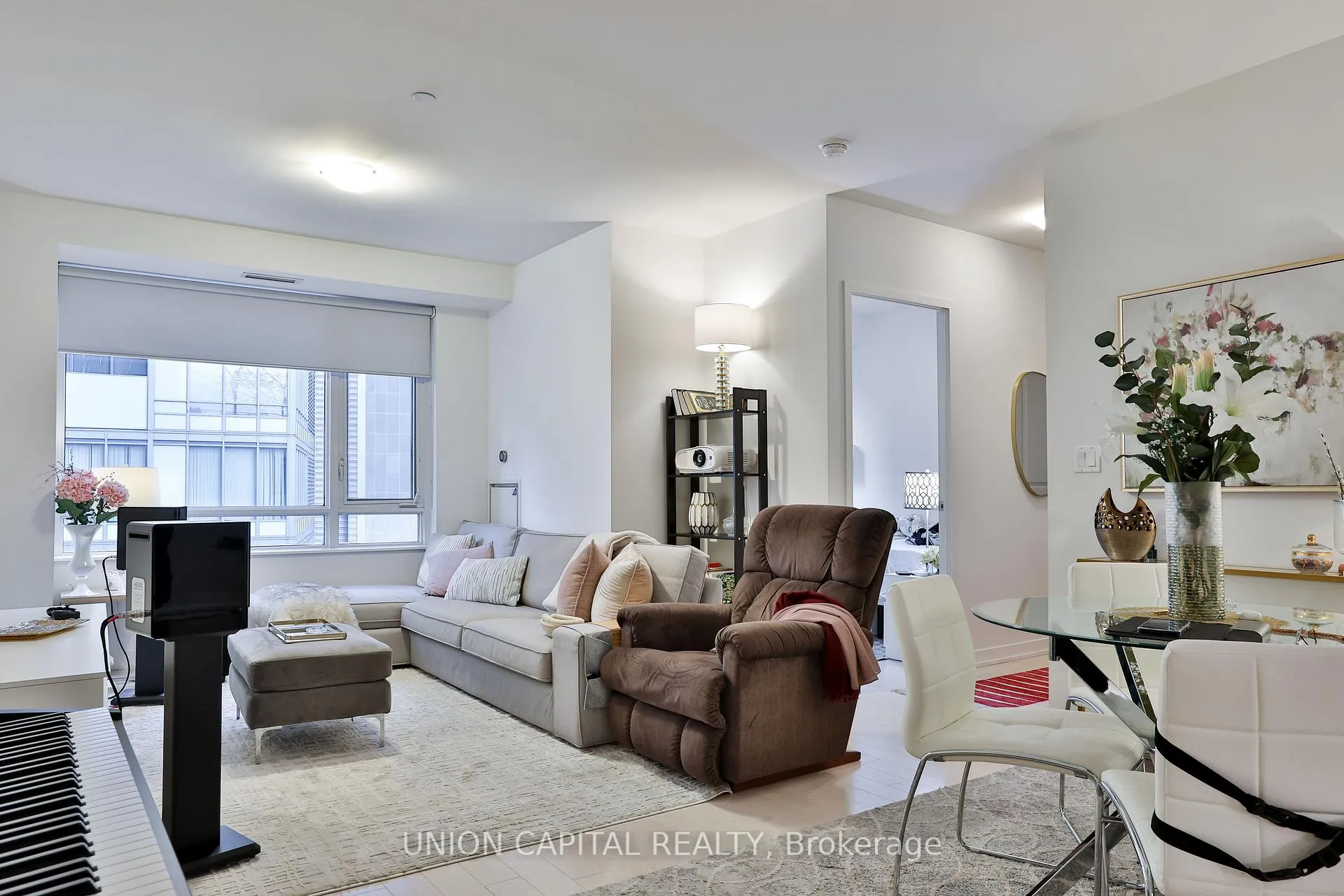 Photo 9 of Unit 404, 1 The Esplanade, Toronto, Waterfront Communities — HOMEH