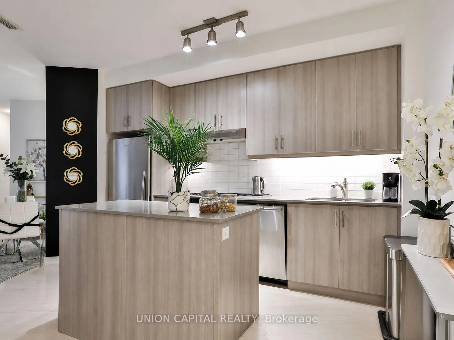 Photo 13 of Unit 404, 1 The Esplanade, Toronto, Waterfront Communities — HOMEH