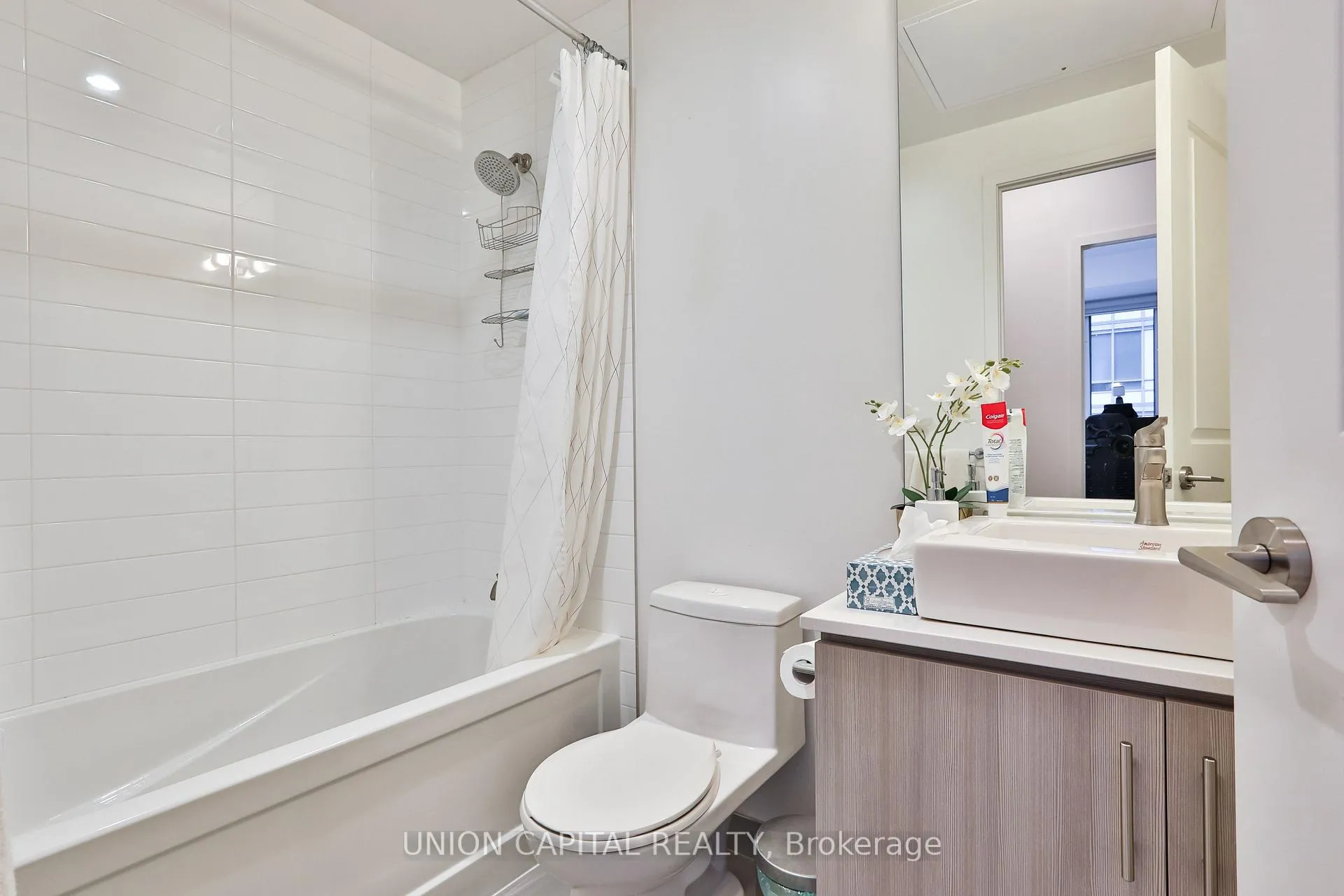 Photo 20 of Unit 404, 1 The Esplanade, Toronto, Waterfront Communities — HOMEH
