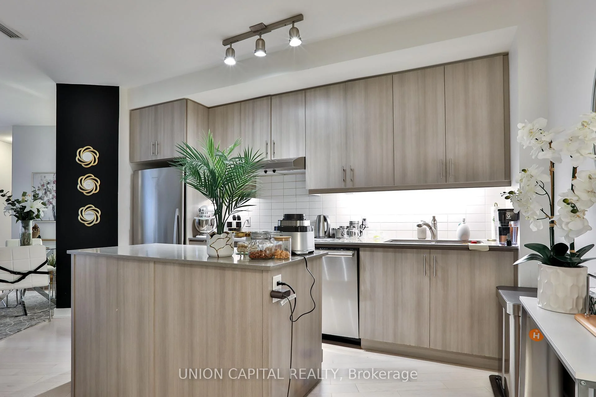 Photo 12 of Unit 404, 1 The Esplanade, Toronto, Waterfront Communities — HOMEH