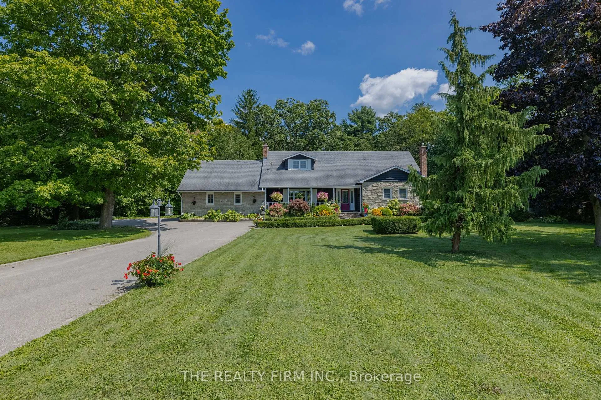 Photo of 2294 Harris Road