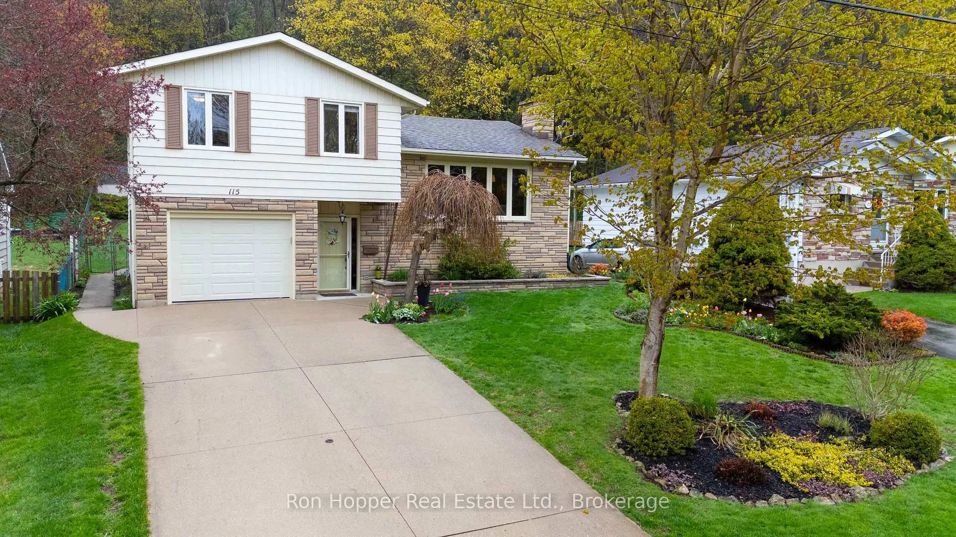 Photo 1 of 115 7th Avenue E, Owen Sound — HOMEH